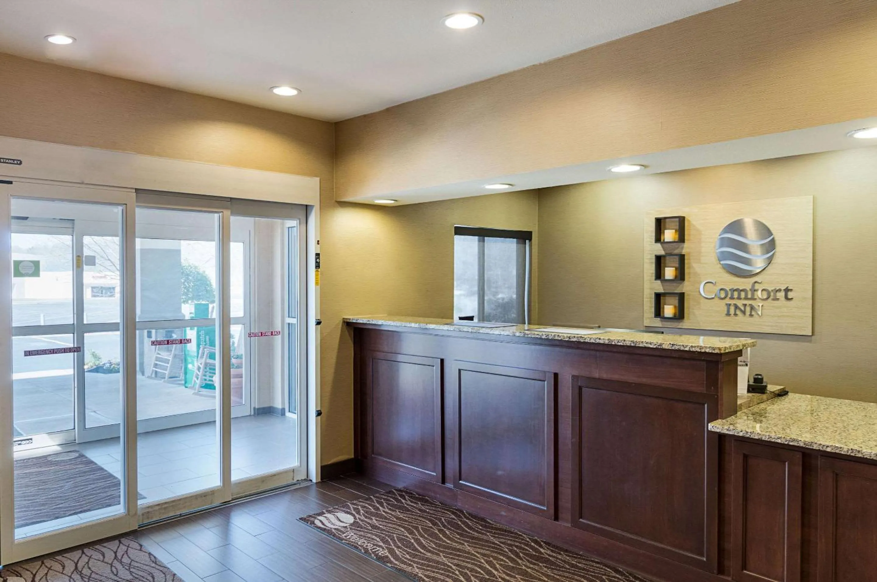 Lobby or reception in Comfort Inn Barboursville near Huntington Mall area