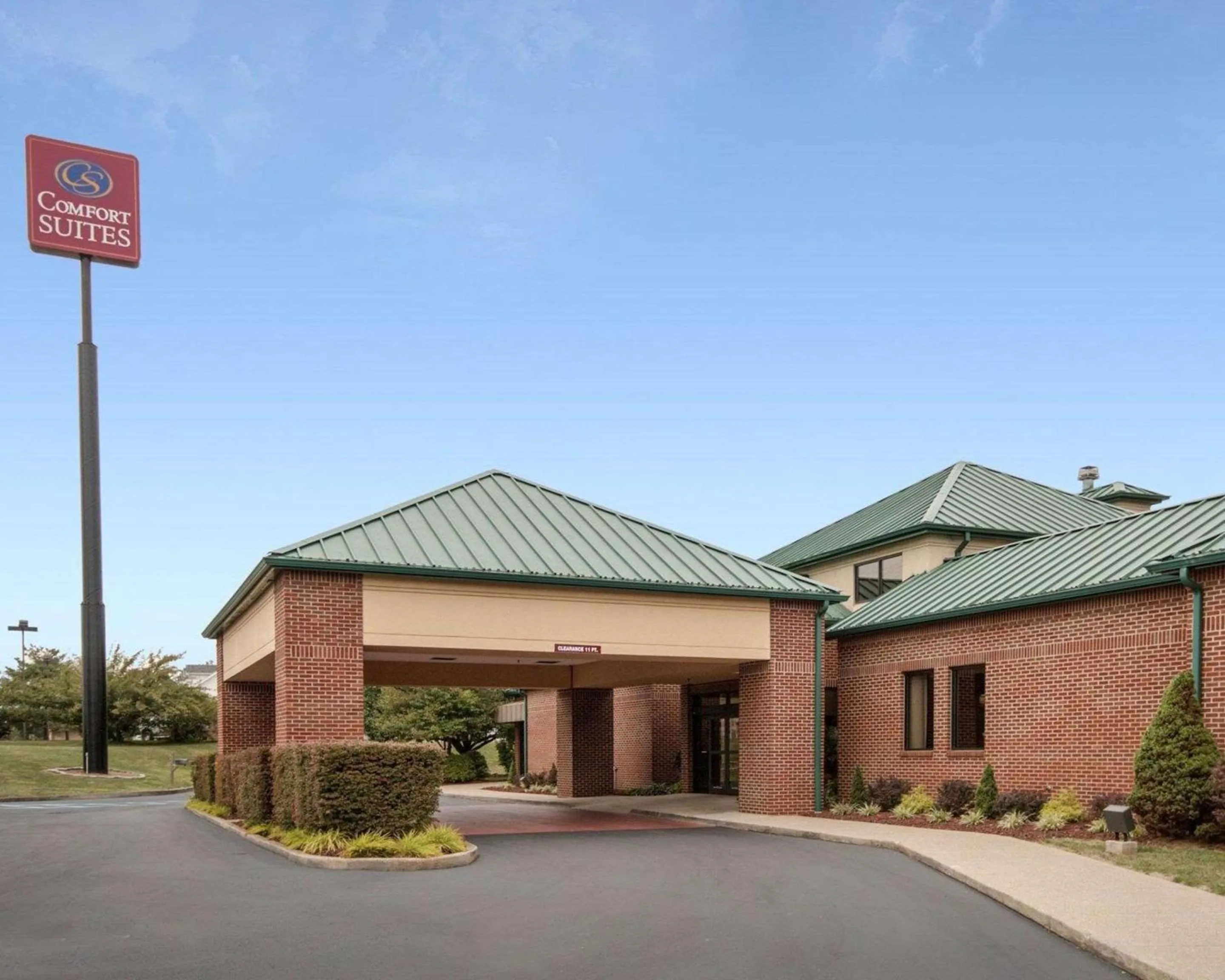 Property building in Comfort Suites Parkersburg South