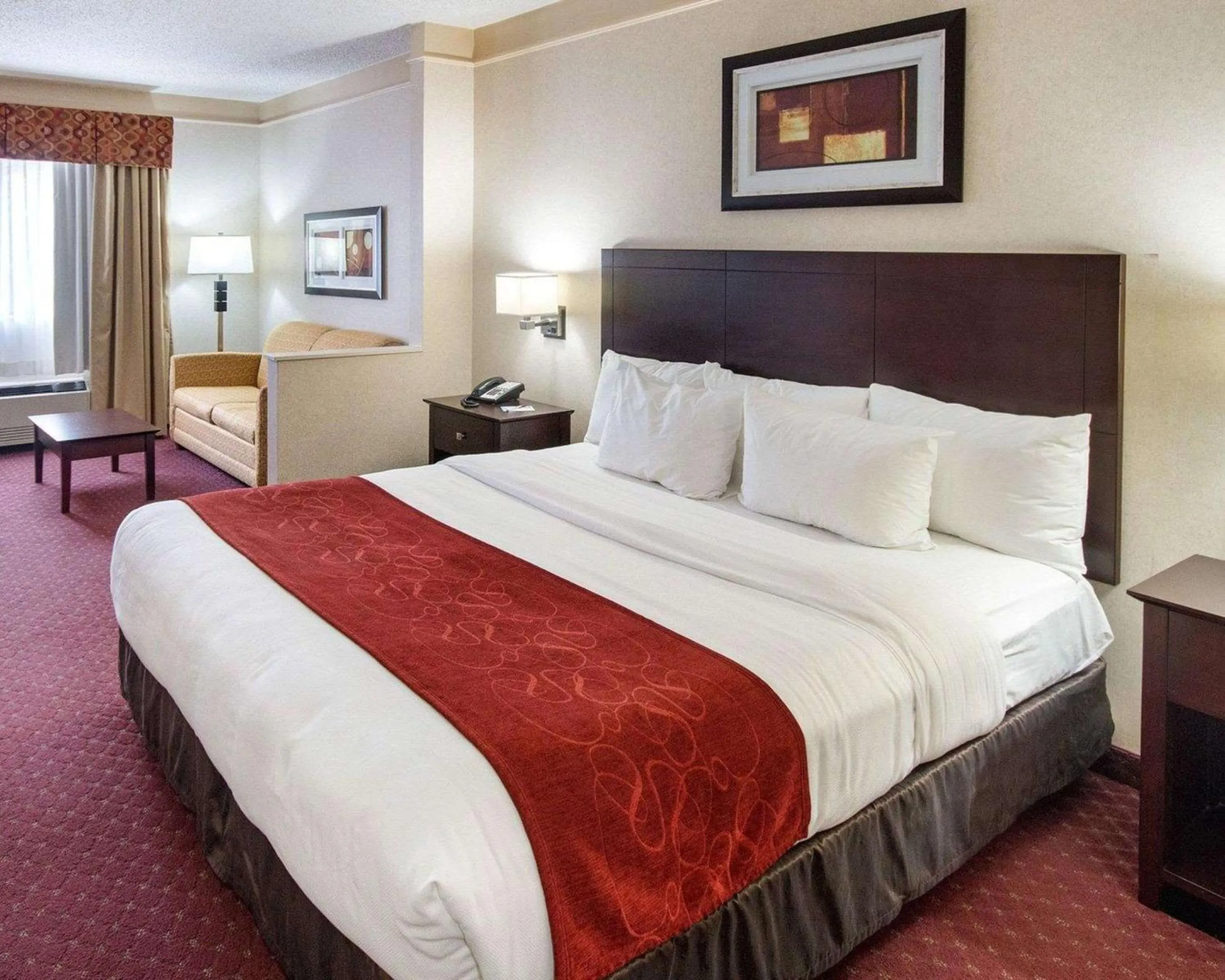 Bedroom, Bed in Comfort Suites Parkersburg South