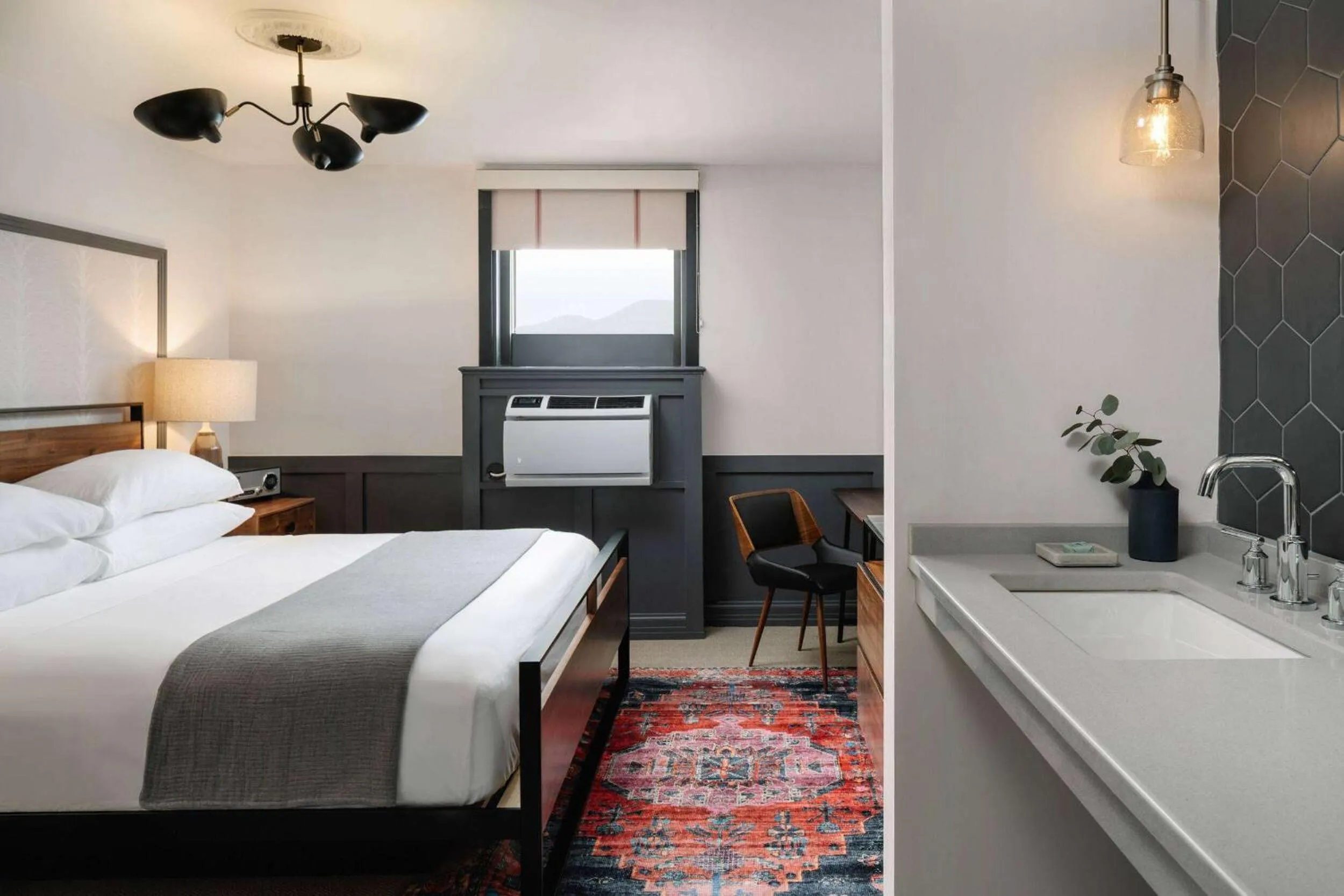 Photo of the whole room, Bed in Hotel Morgan a Wyndham Hotel