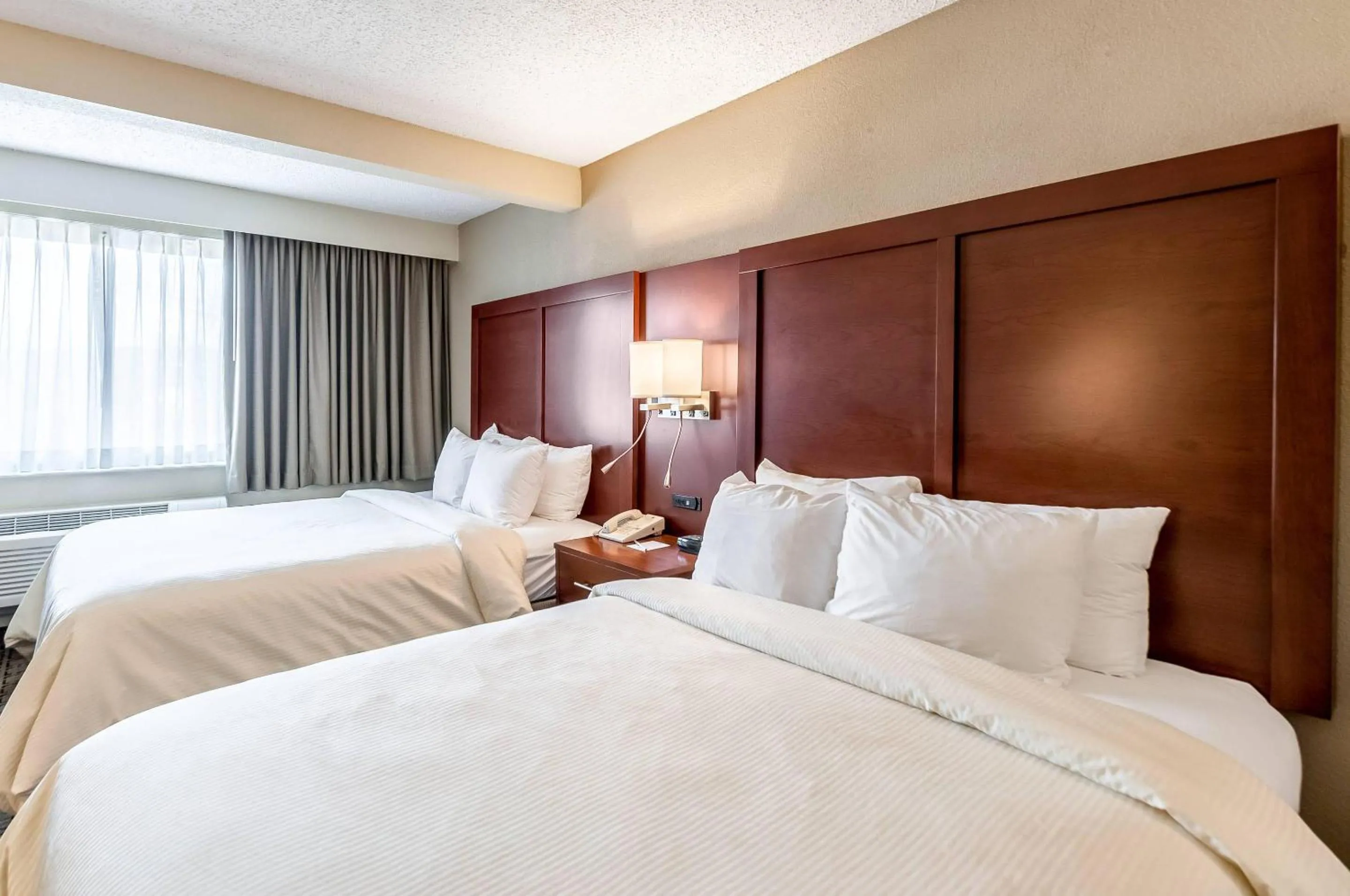 Bedroom, Bed in Clarion Inn Harpers Ferry-Charles Town