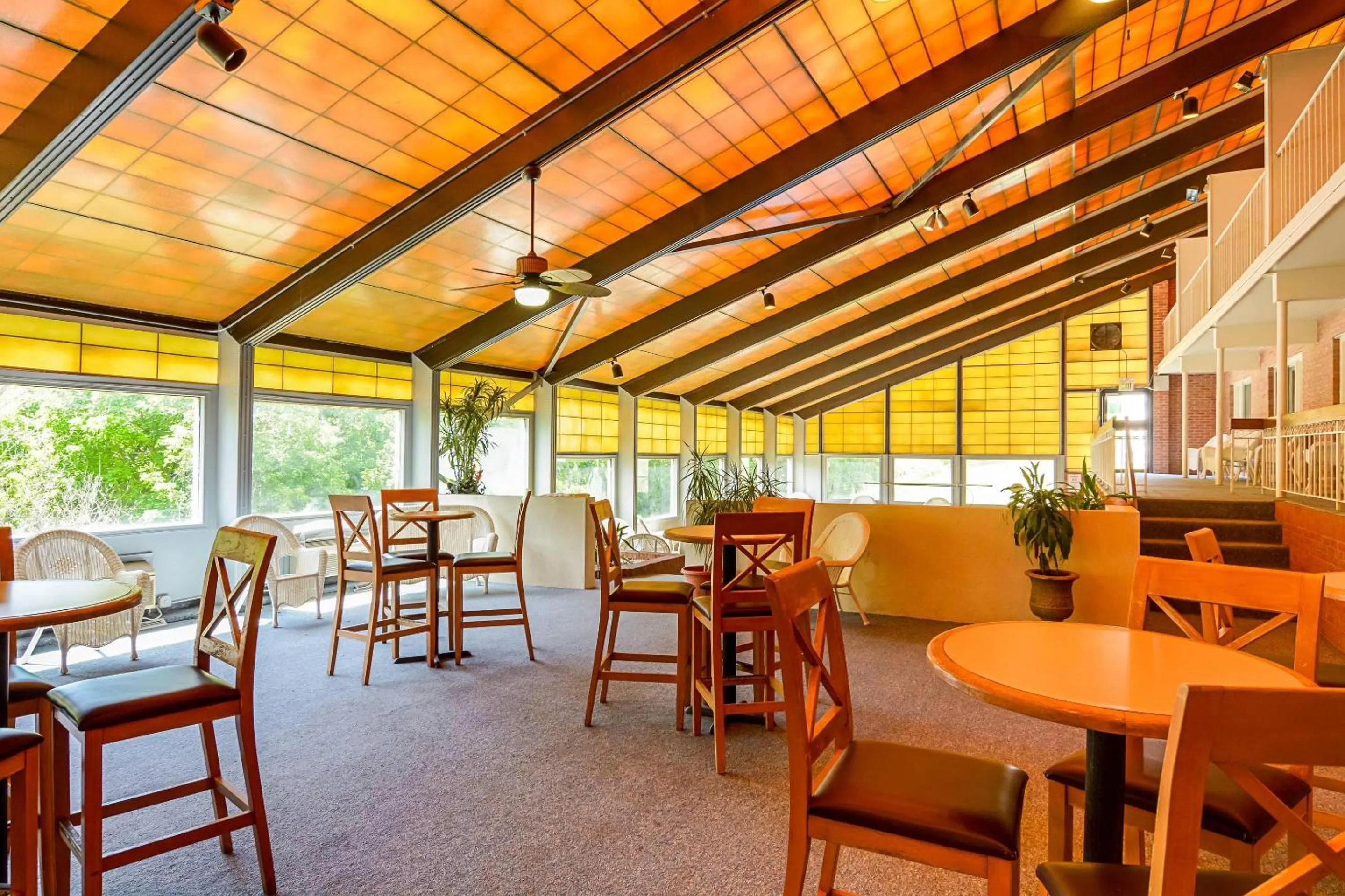 Swimming pool in Clarion Inn Harpers Ferry-Charles Town