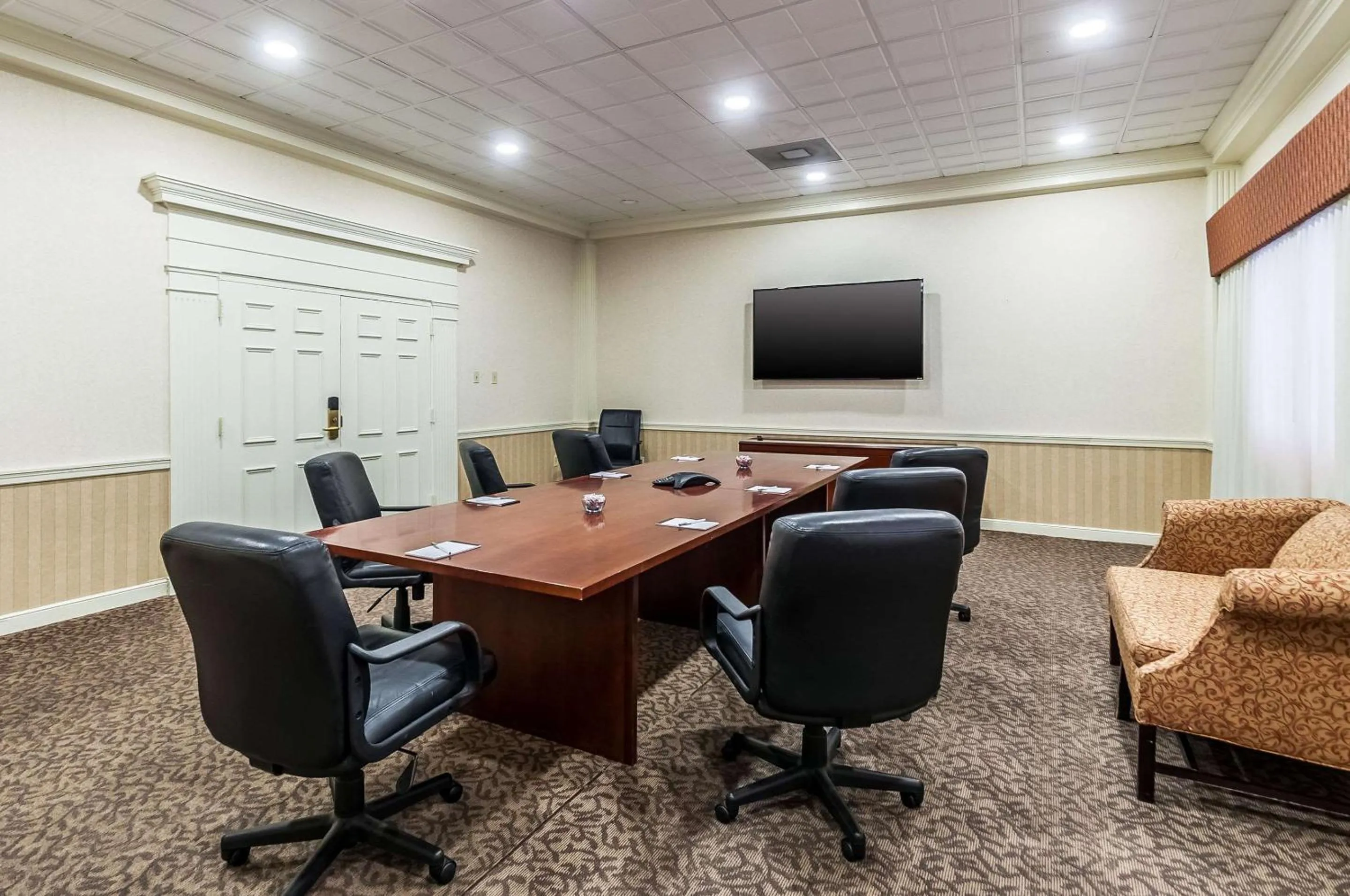Meeting/conference room in Clarion Inn Harpers Ferry-Charles Town
