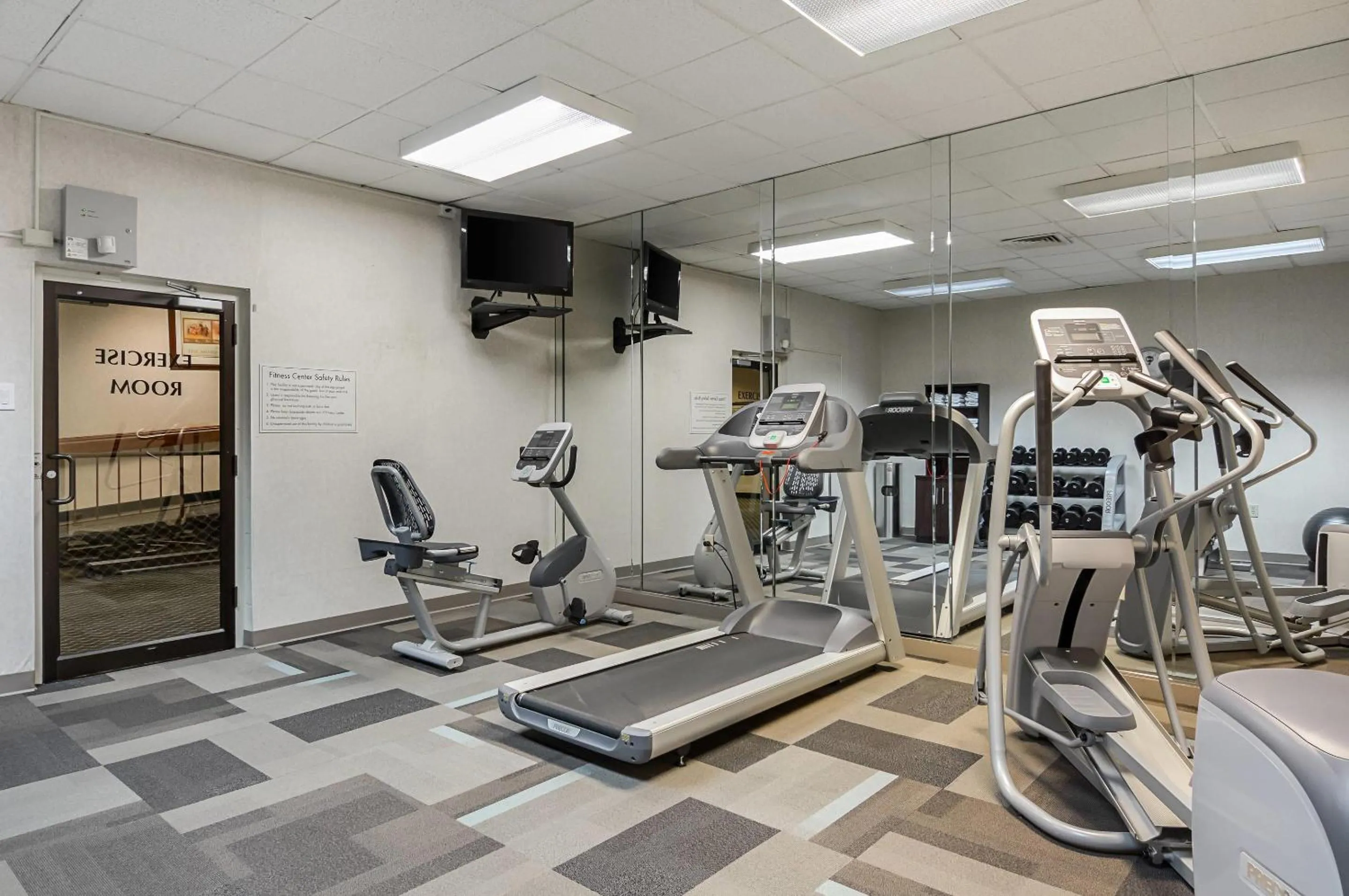 Fitness centre/facilities in Clarion Inn Harpers Ferry-Charles Town