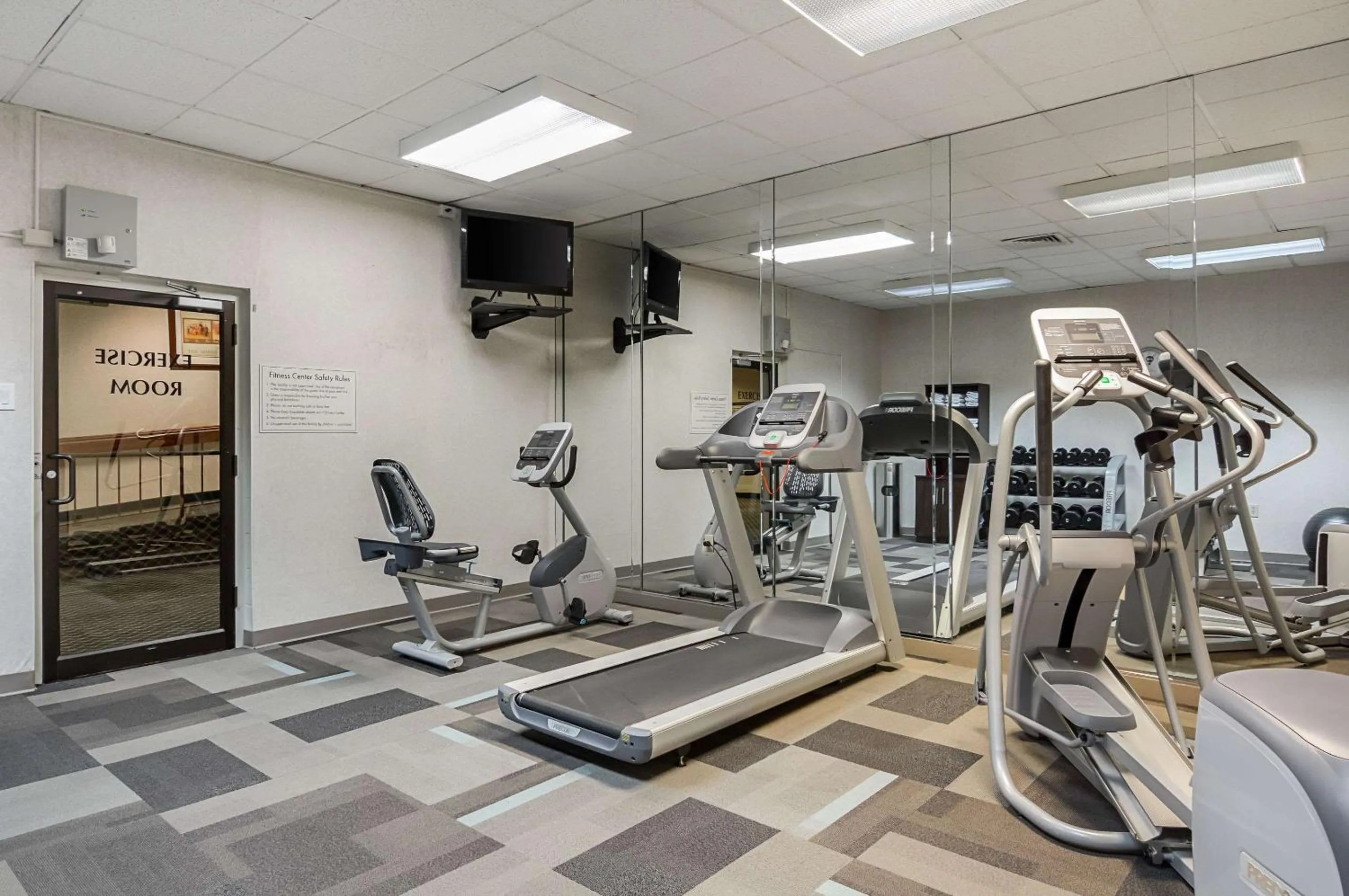 Fitness centre/facilities in Clarion Inn Harpers Ferry-Charles Town