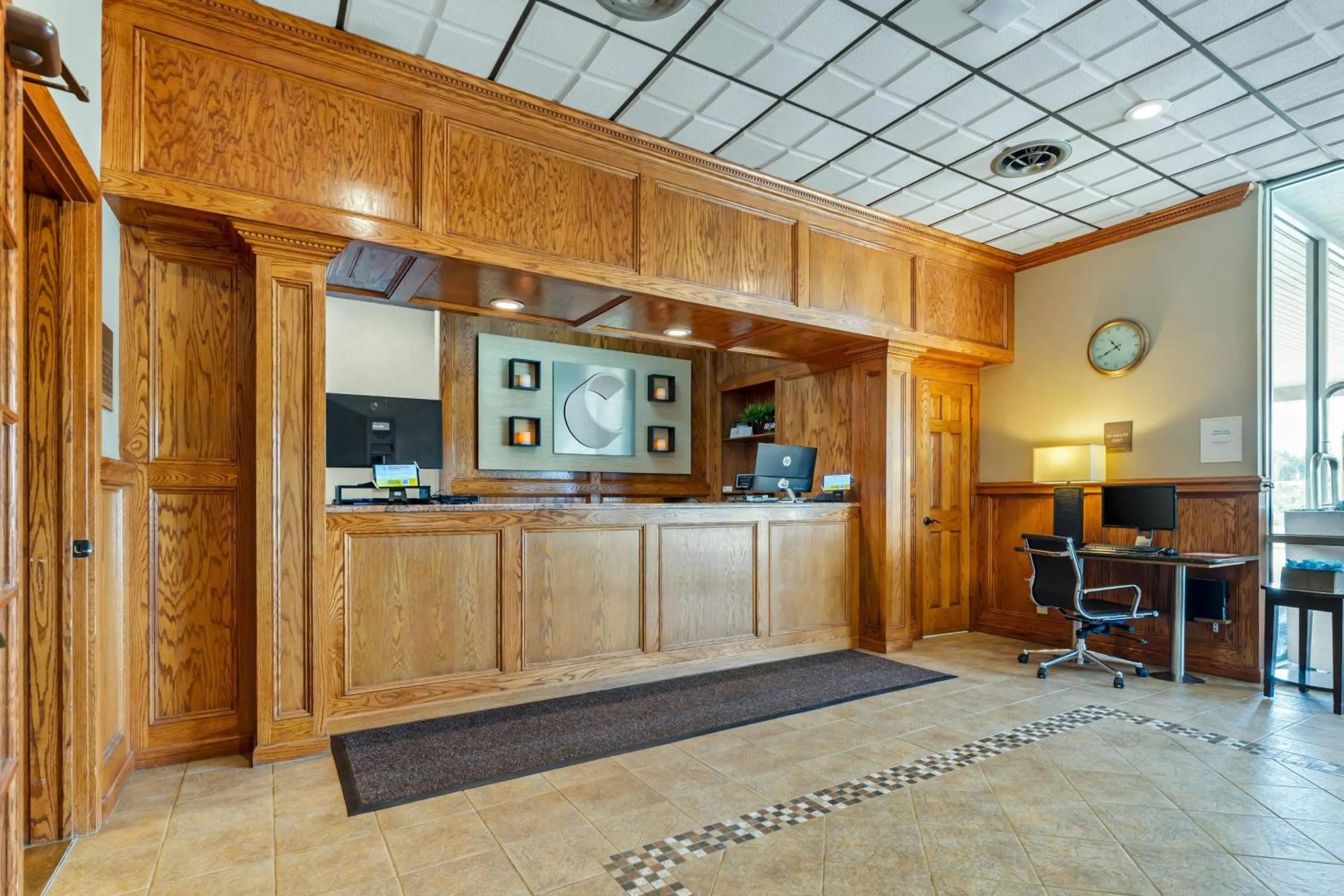 Lobby or reception in Comfort Inn & Suites Triadelphia - Wheeling