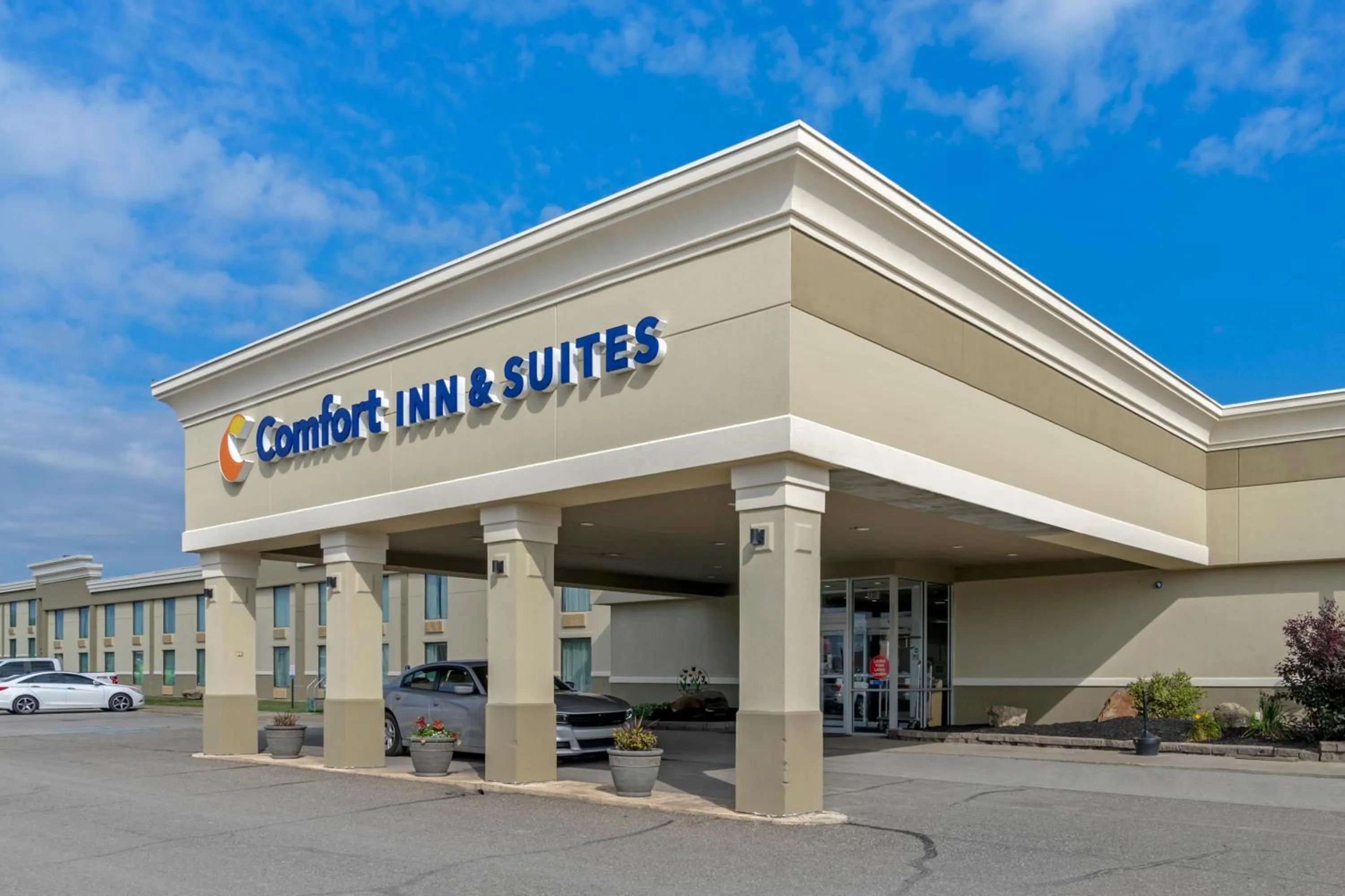 Property building in Comfort Inn & Suites Triadelphia - Wheeling