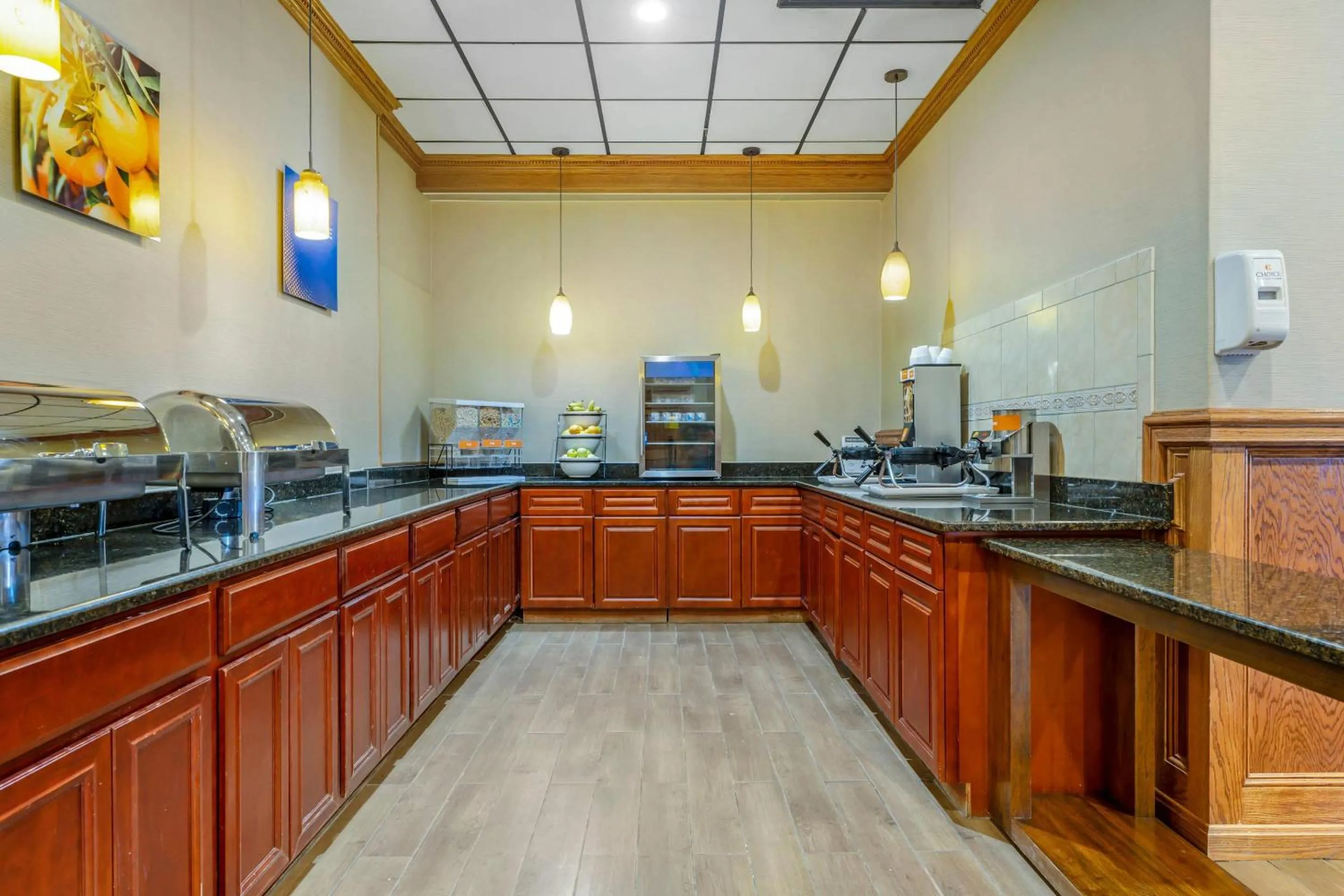 Breakfast in Comfort Inn & Suites Triadelphia - Wheeling