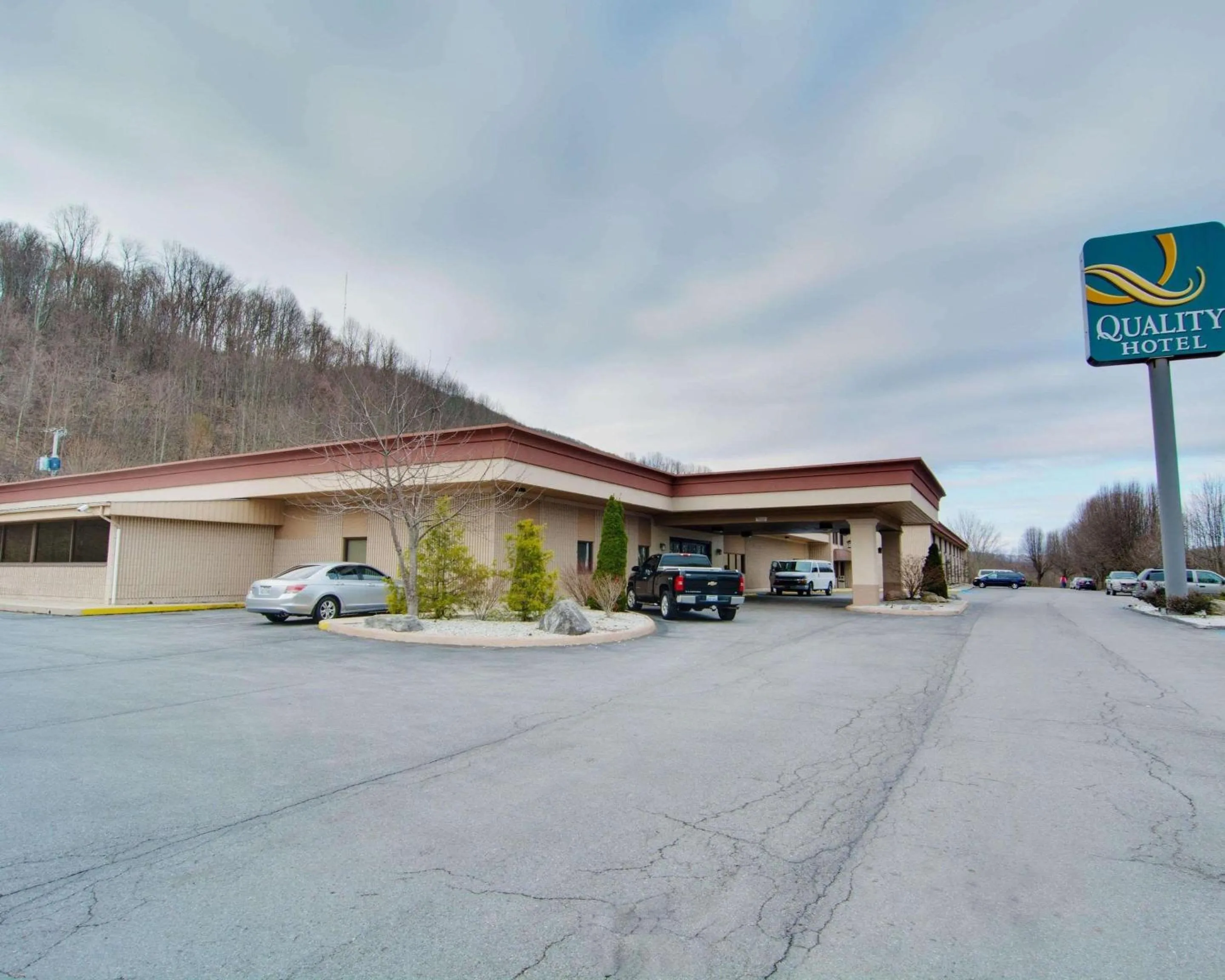 Property building in Quality Hotel and Conference Center Bluefield