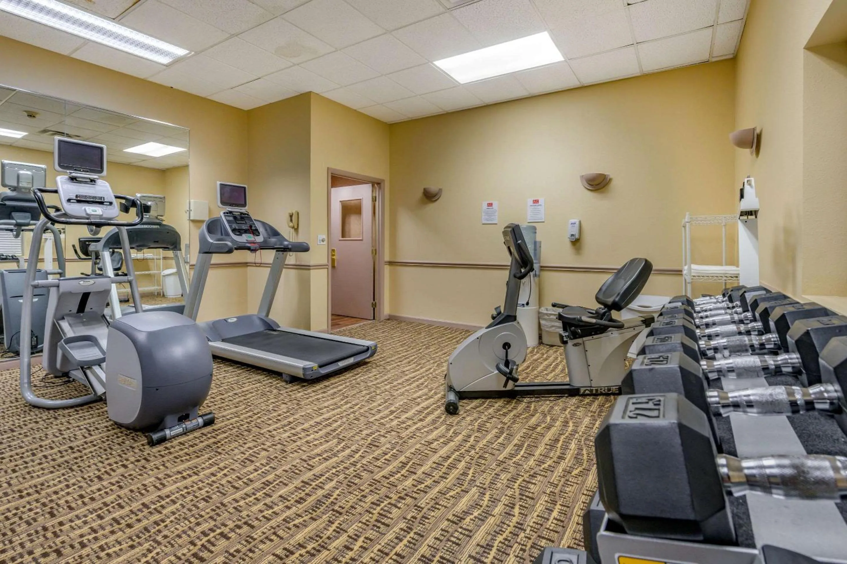 Fitness centre/facilities in Econo Lodge Inn & Suites Triadelphia - Wheeling
