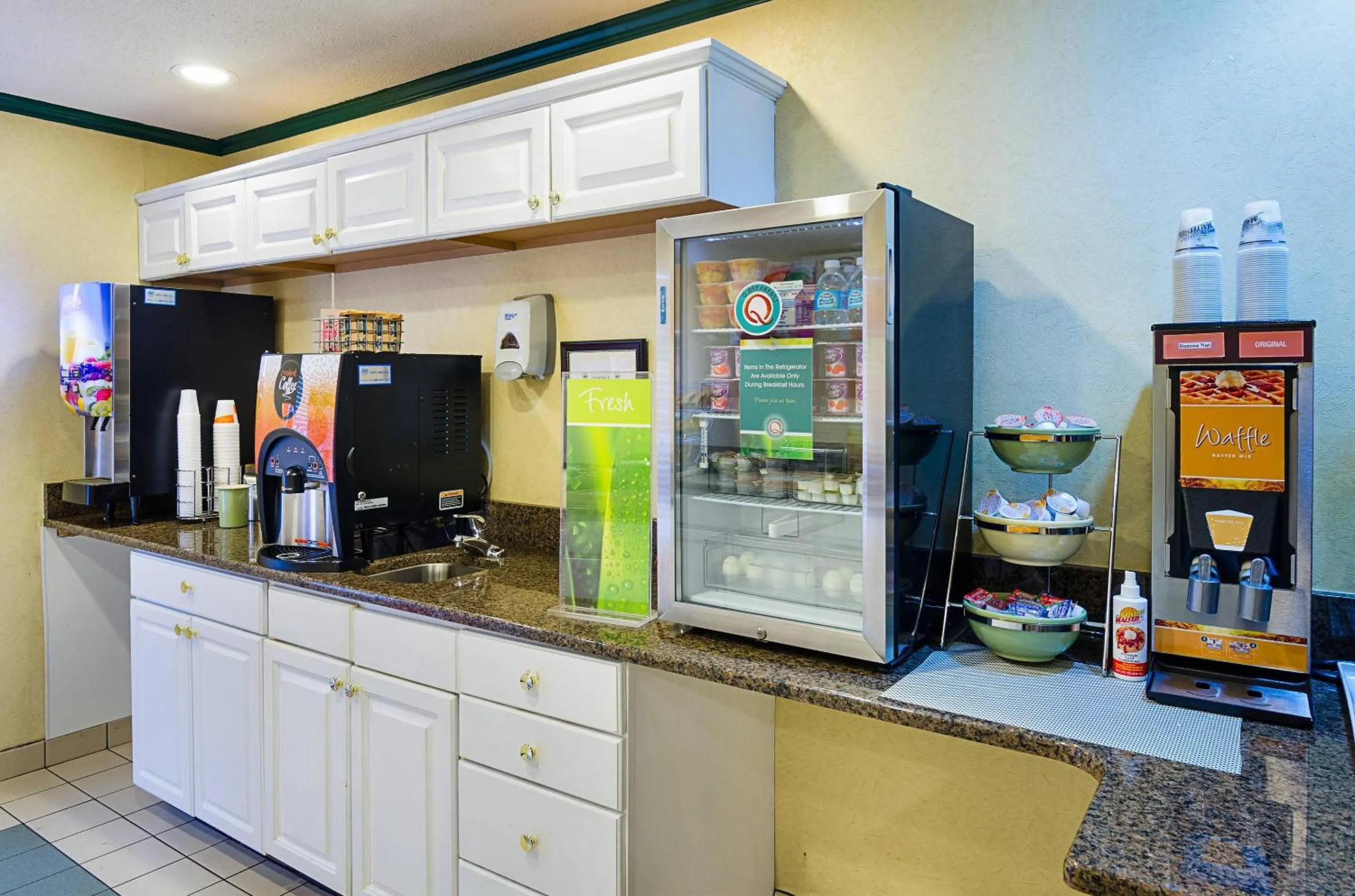 Breakfast in Quality Inn Princeton