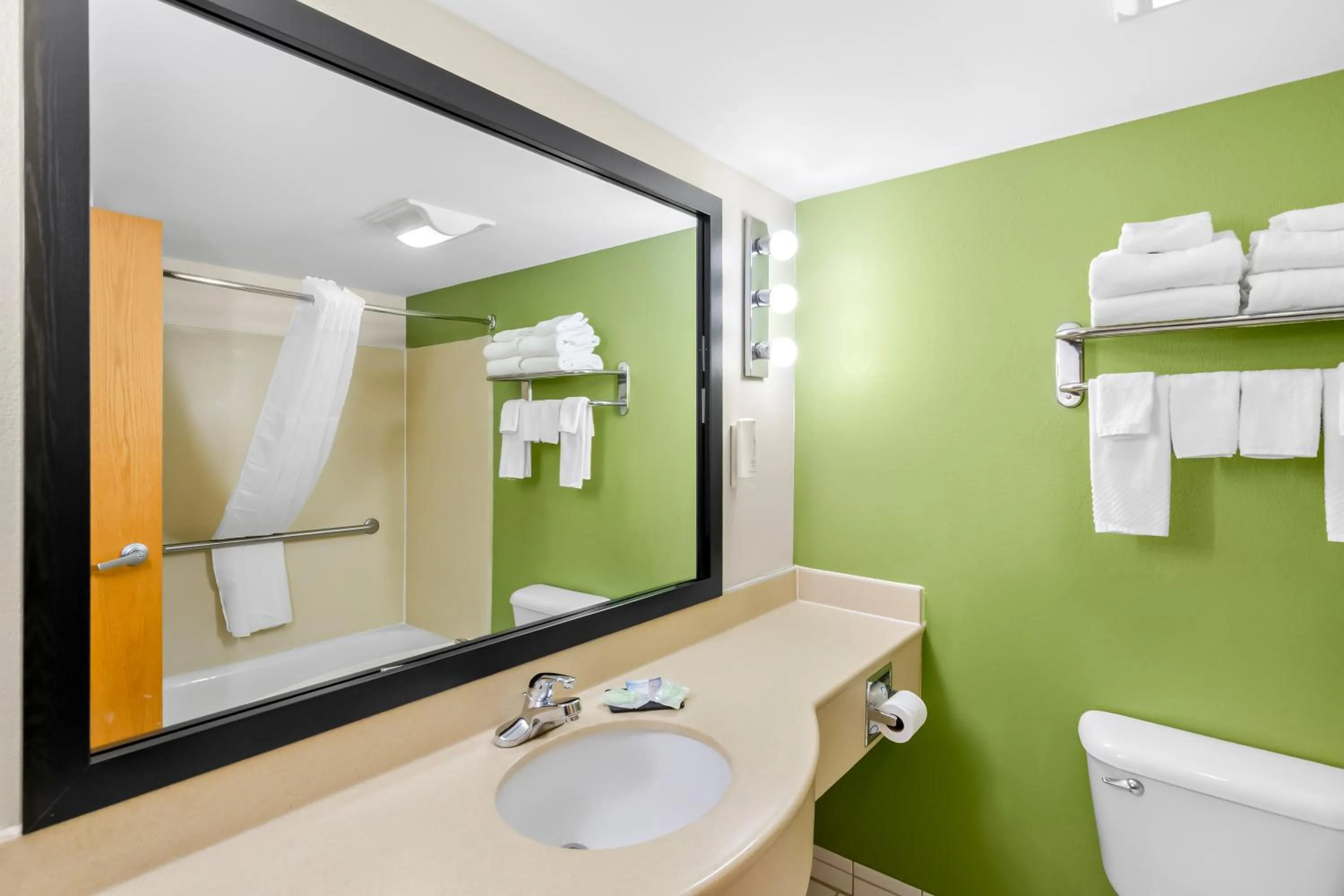 Bathroom in Sleep Inn & Suites Princeton I-77