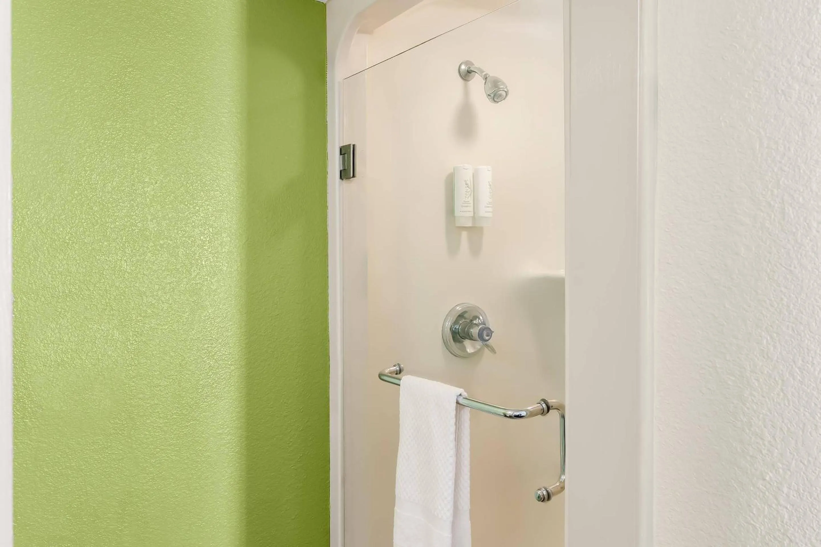 Bedroom in Sleep Inn & Suites Princeton I-77