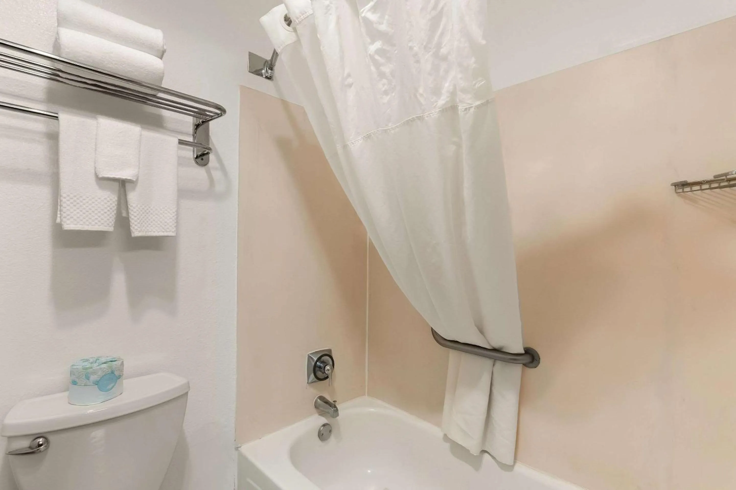 Bedroom in Quality Inn Cheyenne I-25 South