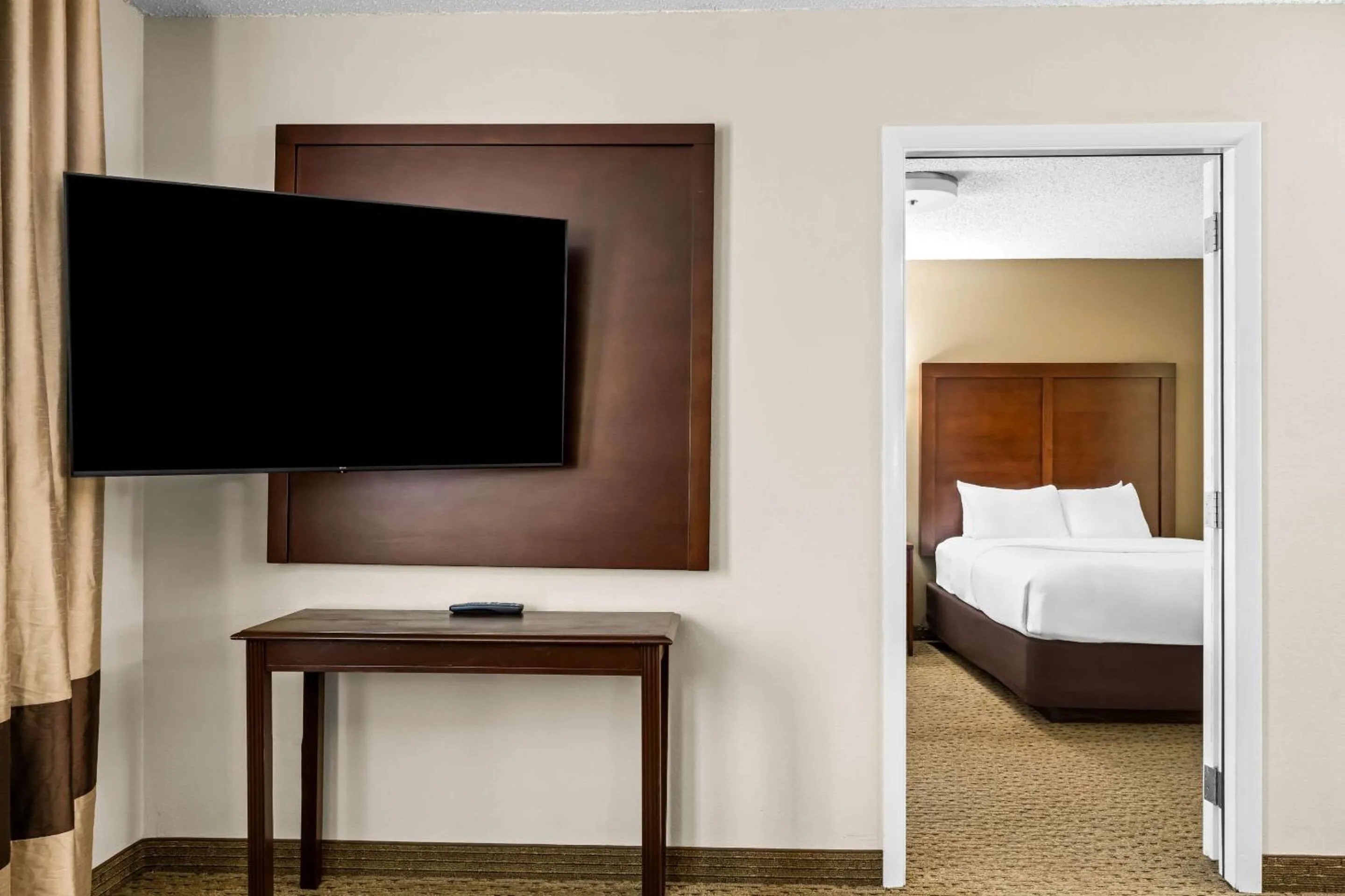 Bedroom, Bed in Comfort Inn Worland Hwy 16 to Yellowstone