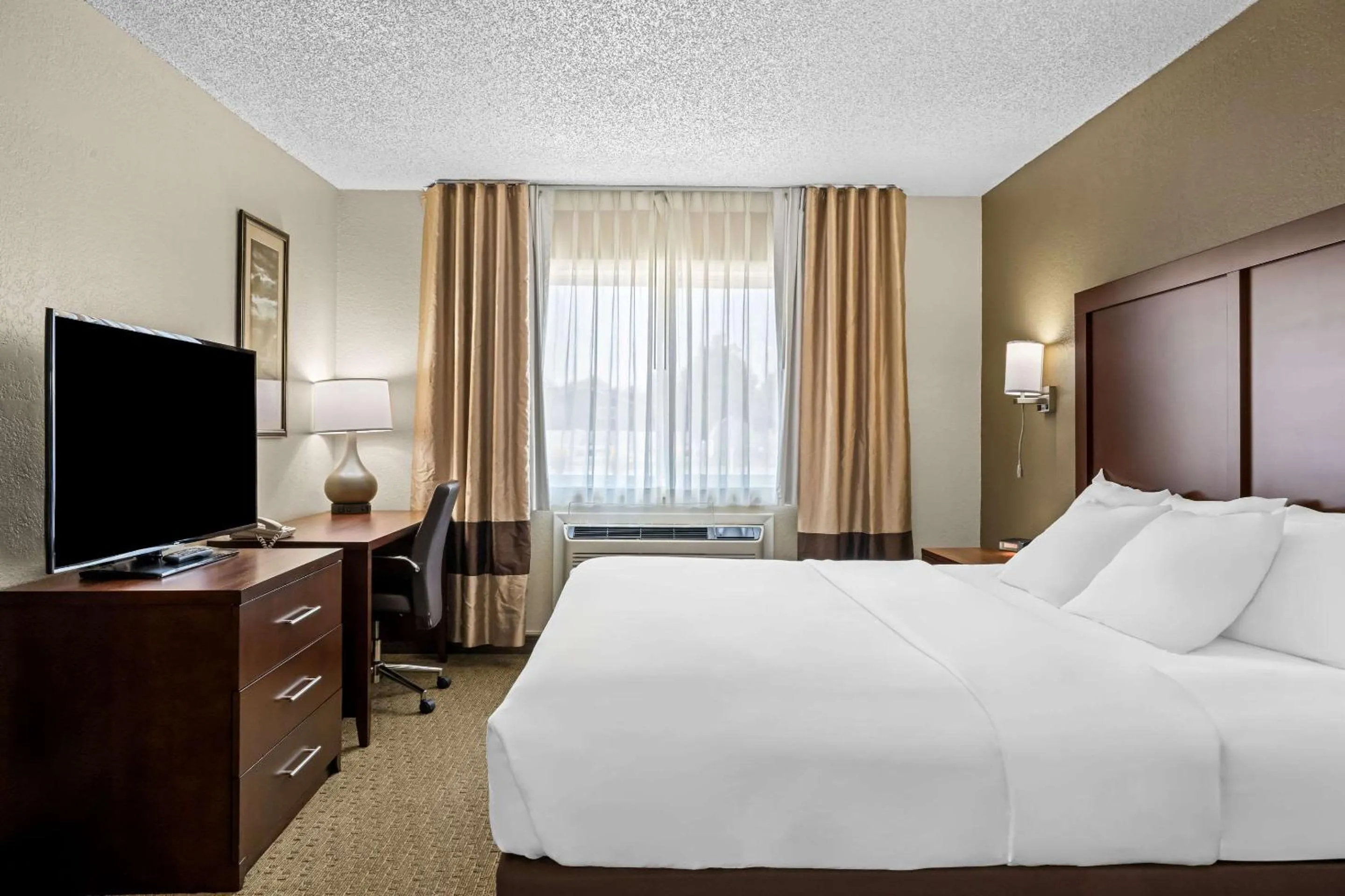 Bedroom, Bed in Comfort Inn Worland Hwy 16 to Yellowstone