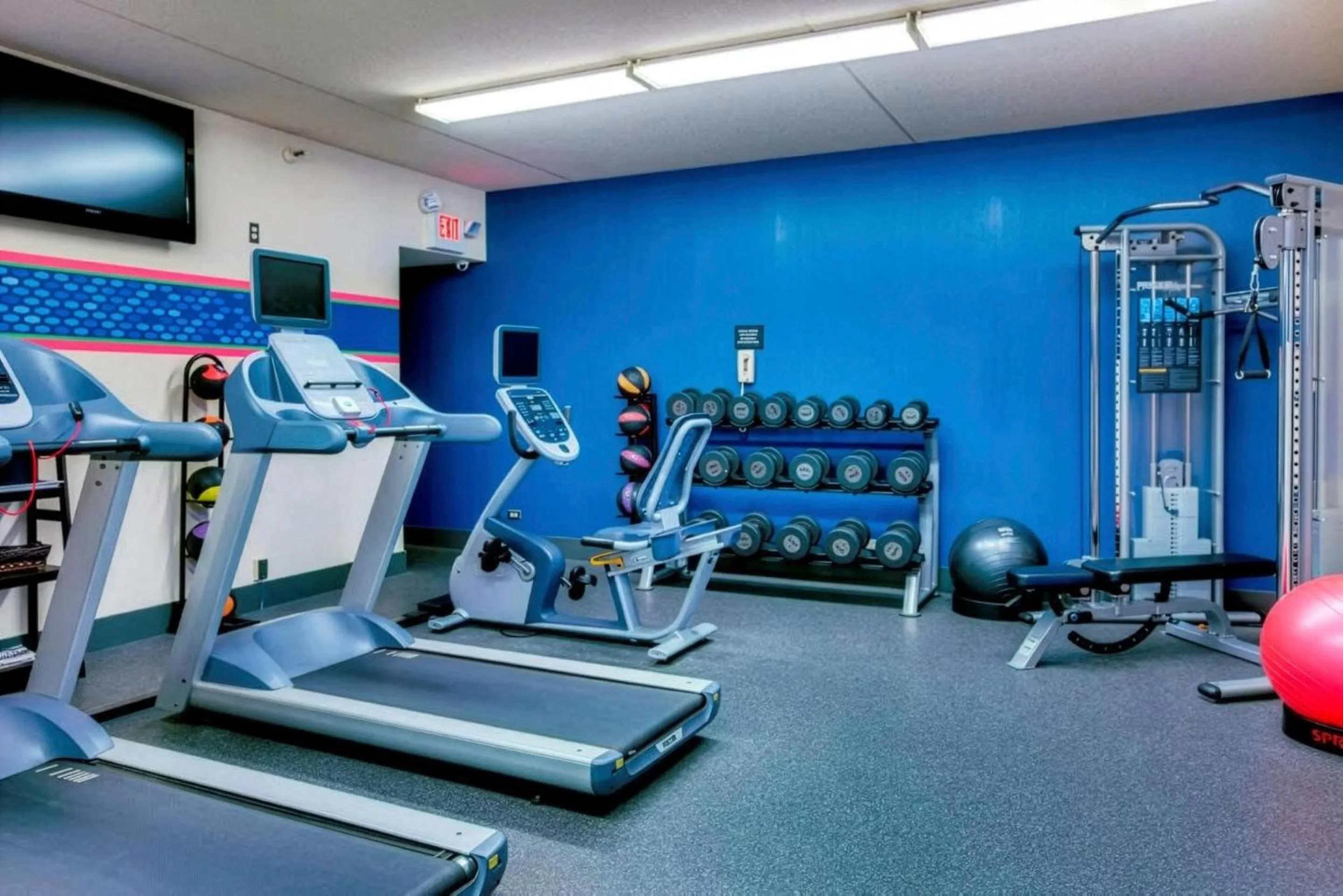 Fitness centre/facilities in Pittsburgh Airport Inn and Suites