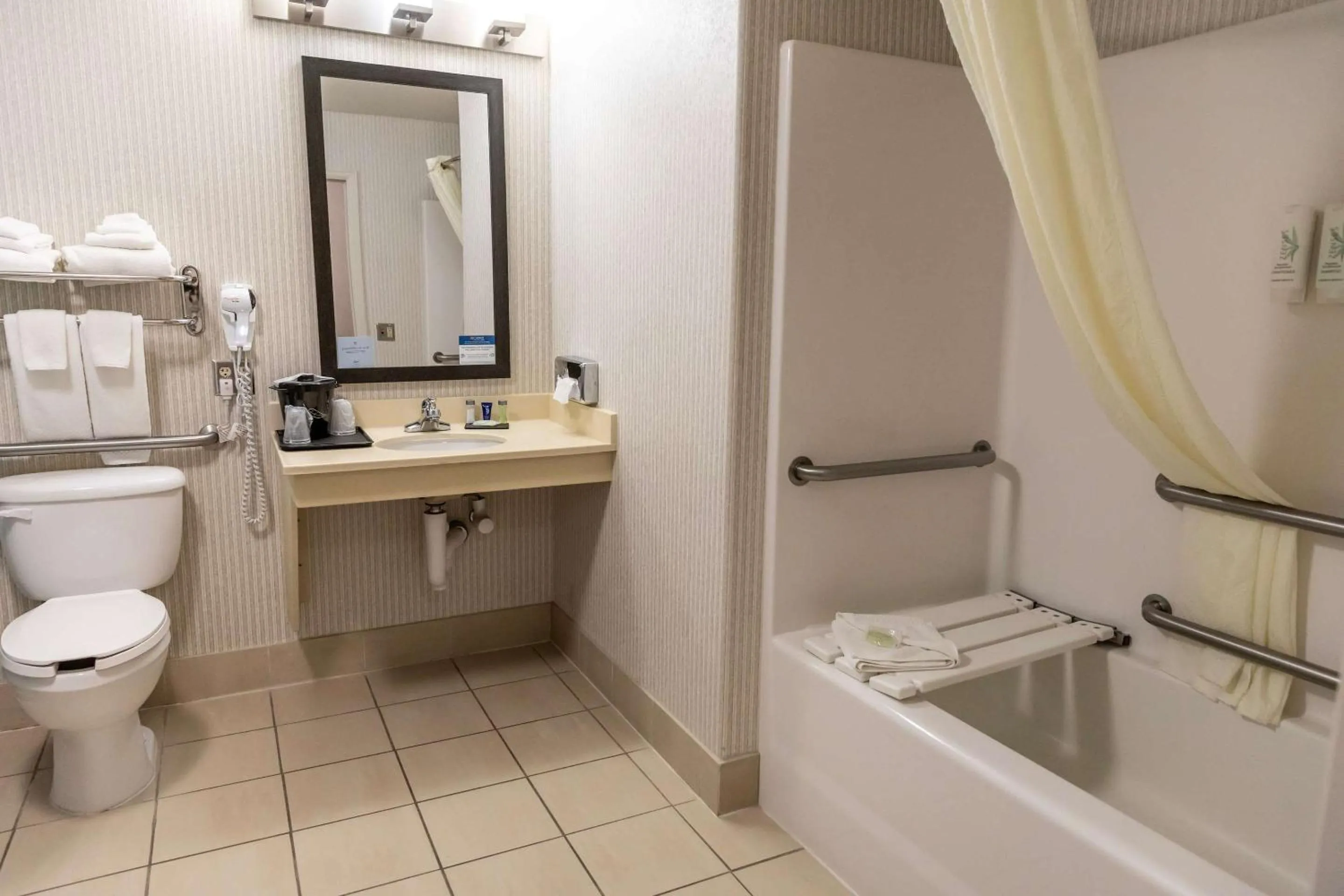 Bedroom in Sleep Inn & Suites Evansville - Casper