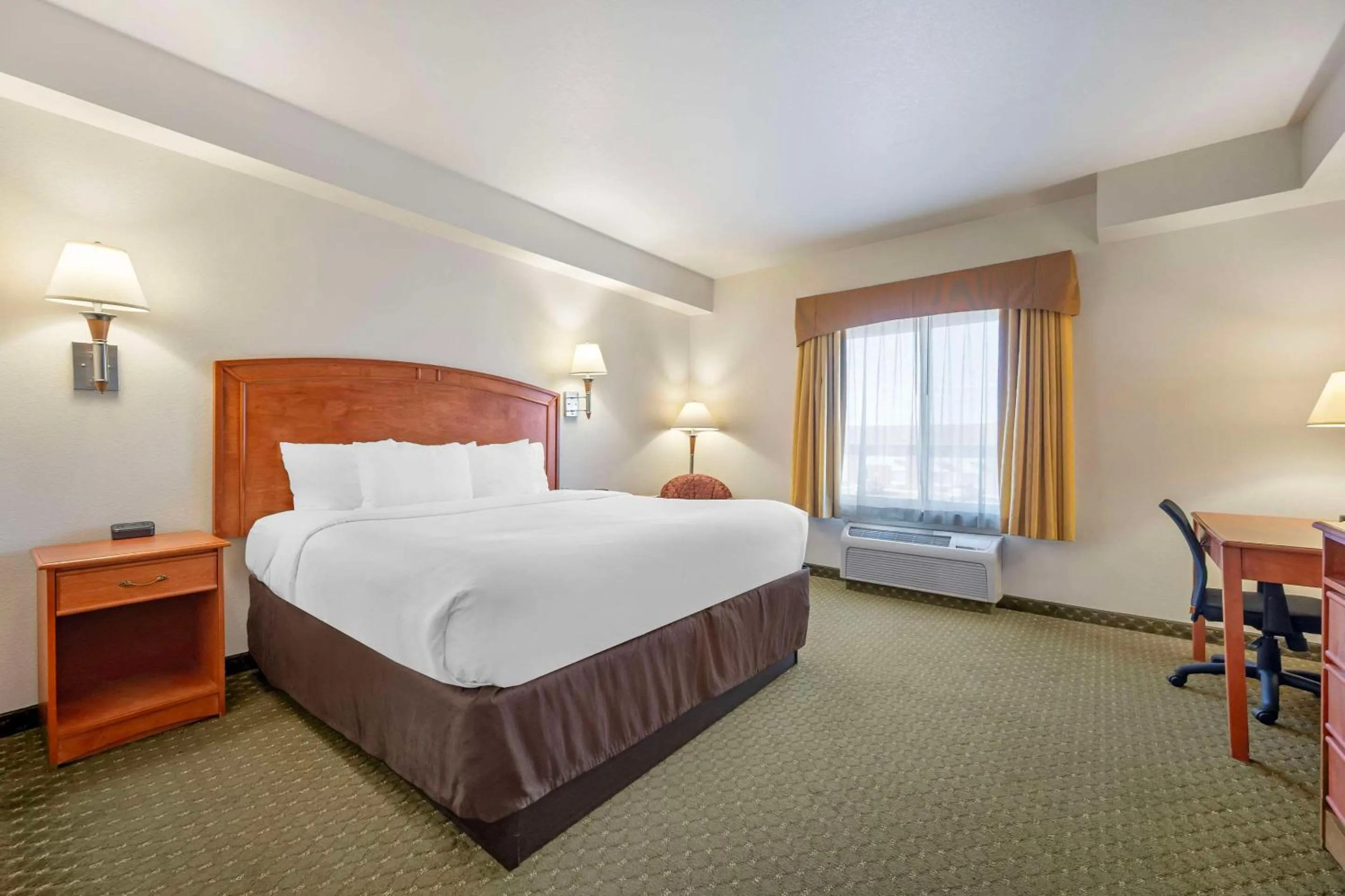 Bedroom, Bed in Comfort Inn & Suites Rawlins