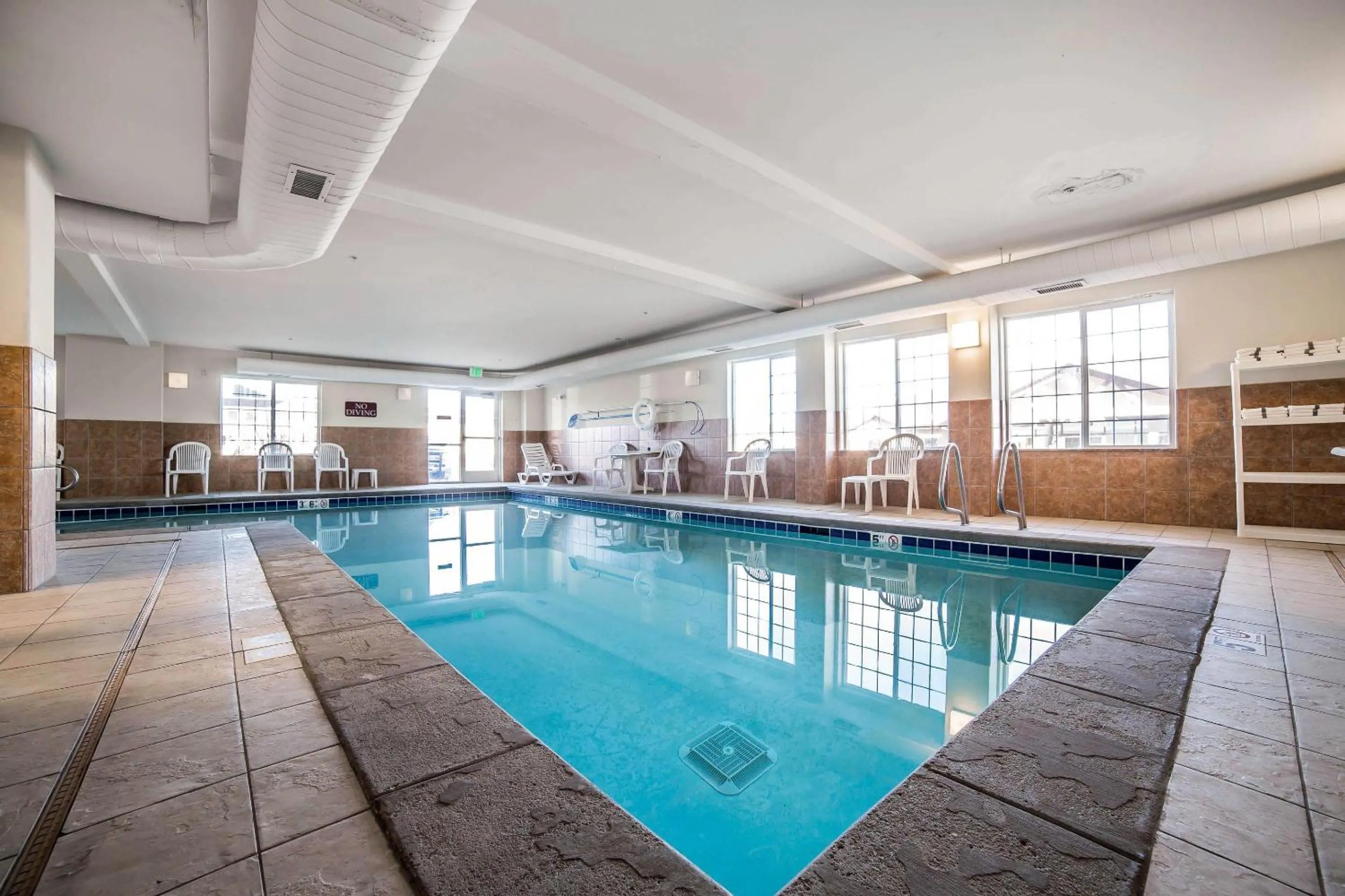 Swimming pool in Comfort Inn & Suites Rock Springs-Green River