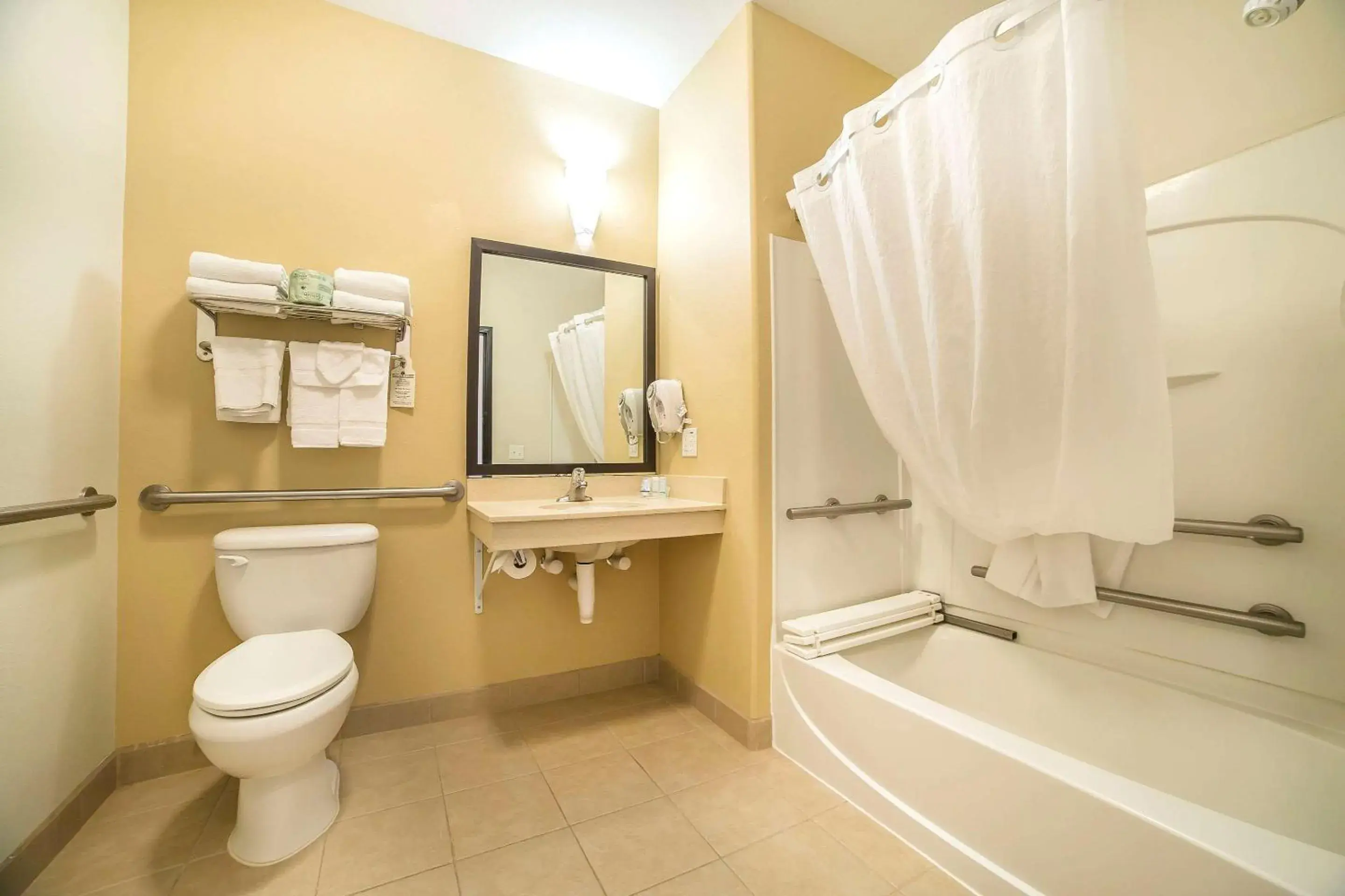 Standard Queen Room with Two Queen Beds - Non-Smoking in Sleep Inn & Suites Douglas Standard Queen Room with Two Queen Beds - Non-Smoking in Sleep Inn & Suites Douglas