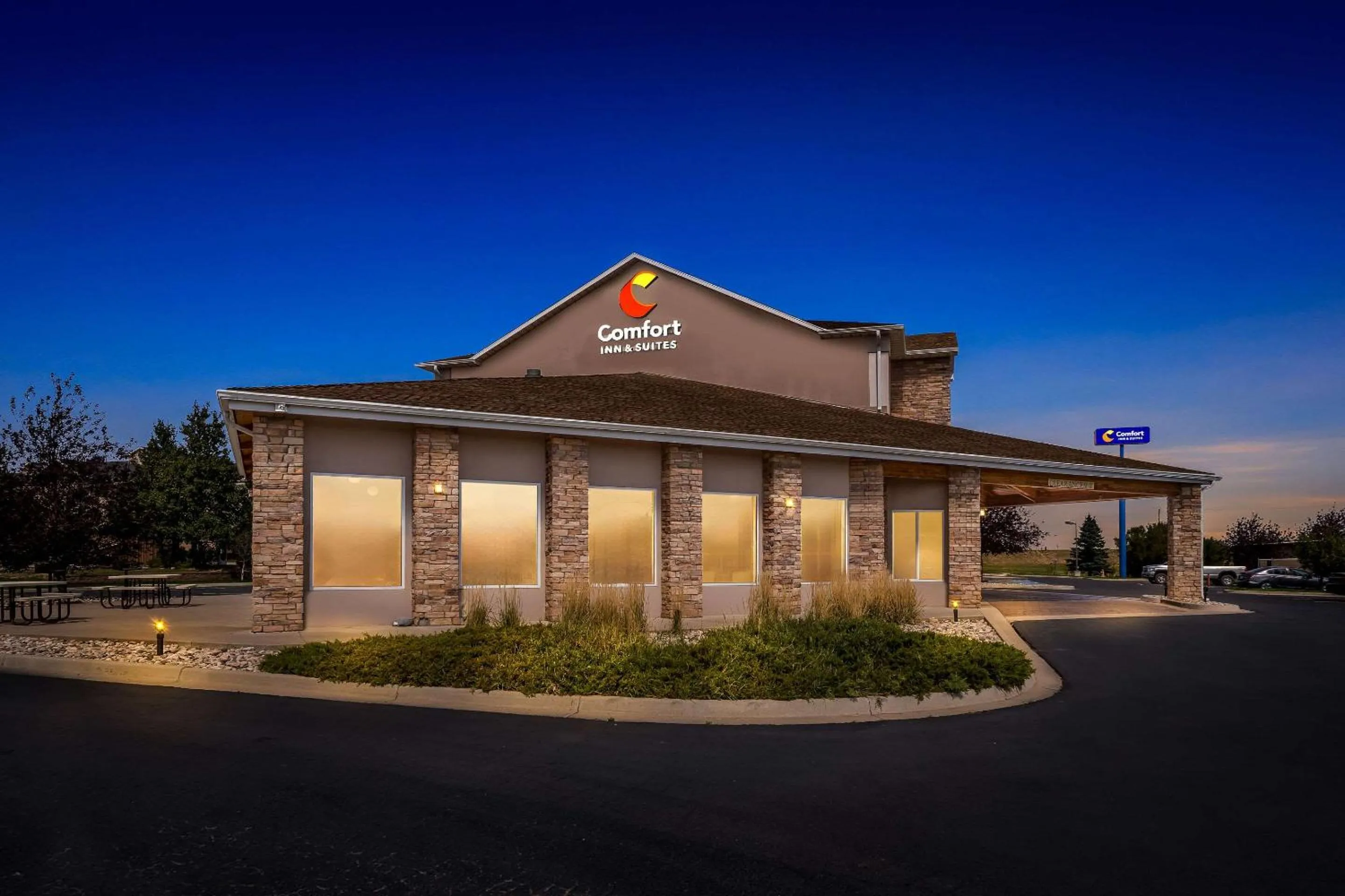Property building in Comfort Inn & Suites Near University of Wyoming