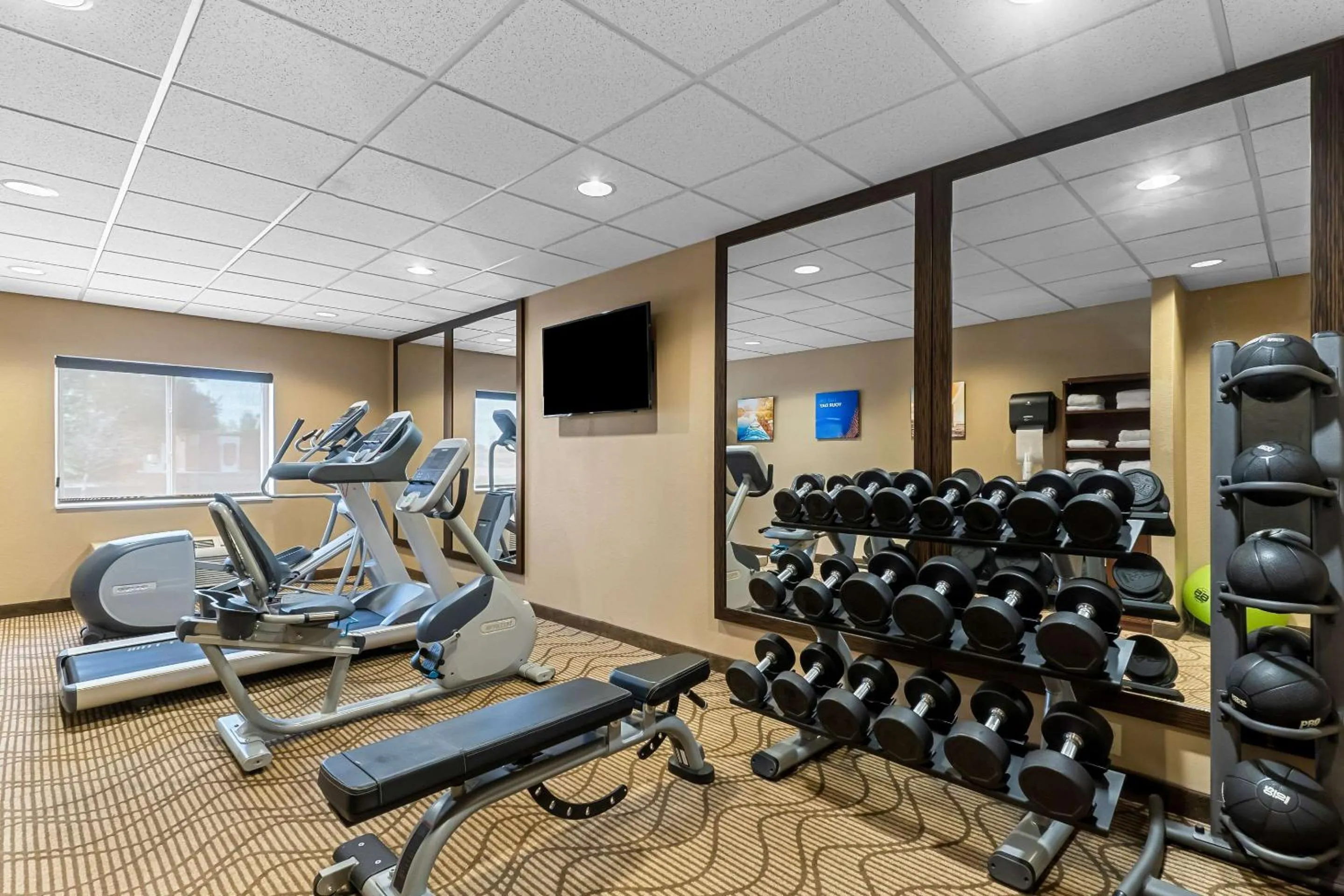 Fitness centre/facilities in Comfort Inn & Suites Near University of Wyoming