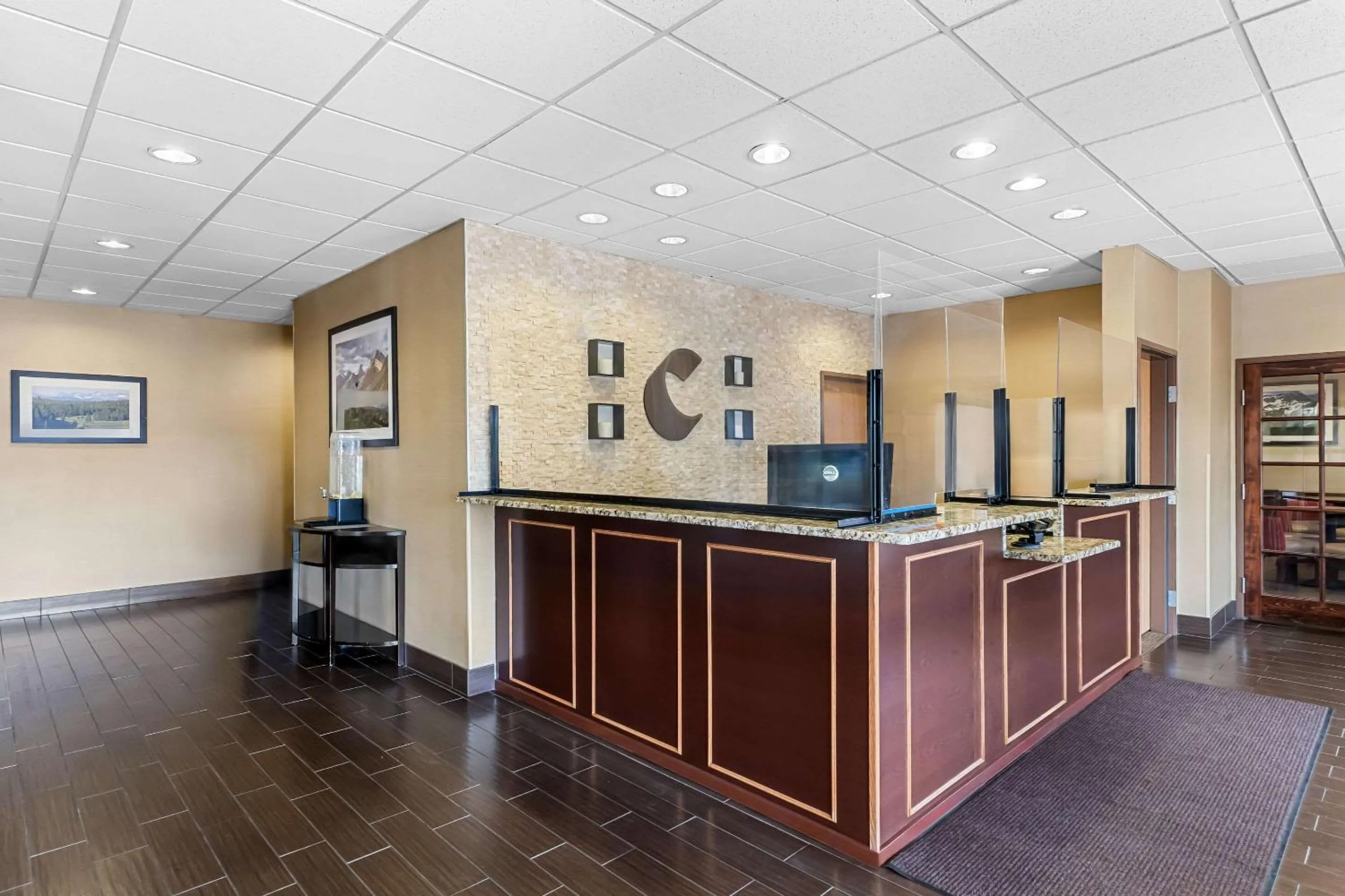 Lobby or reception in Comfort Inn & Suites Near University of Wyoming