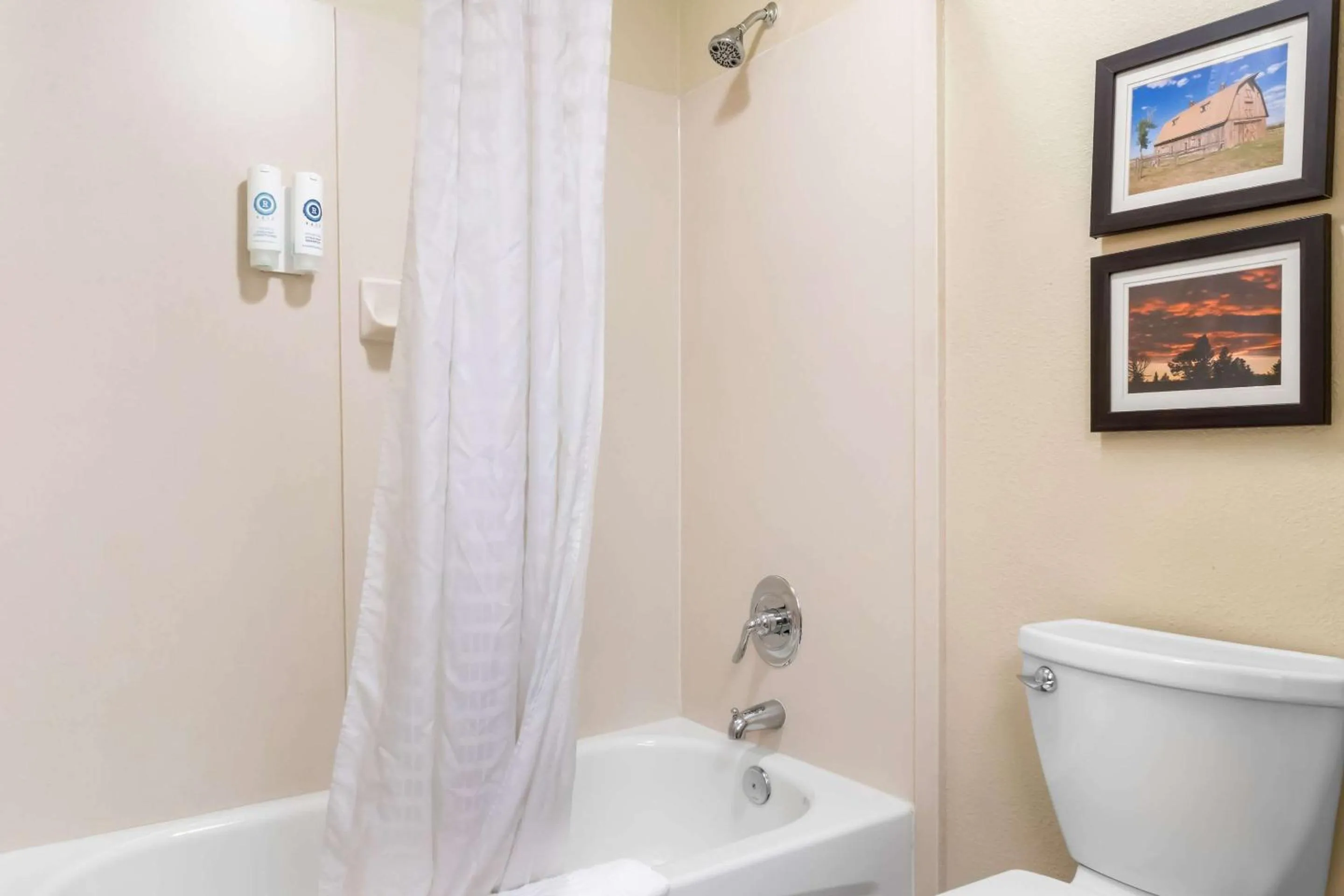 Bedroom in Comfort Inn & Suites Near University of Wyoming