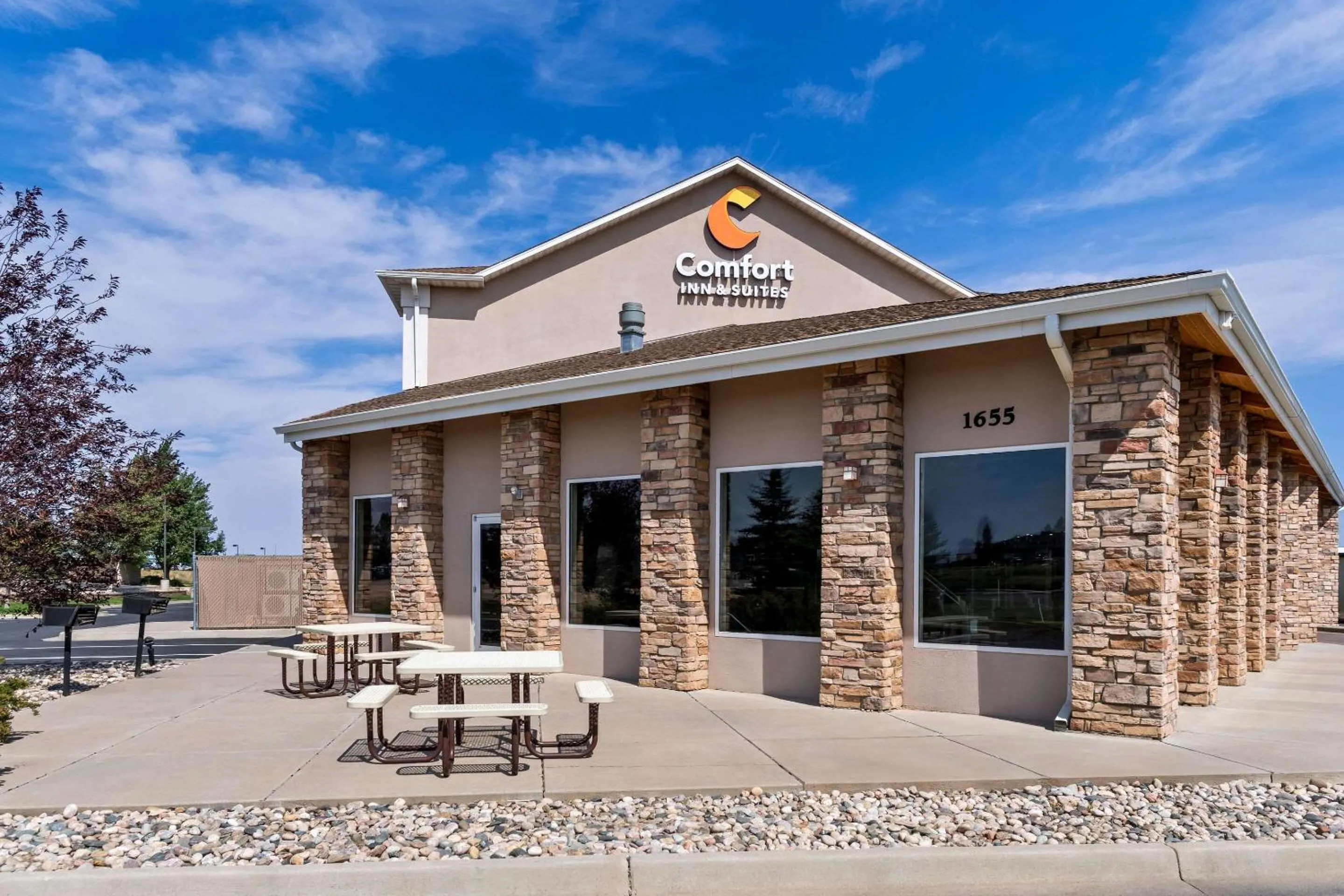 Property building in Comfort Inn & Suites Near University of Wyoming