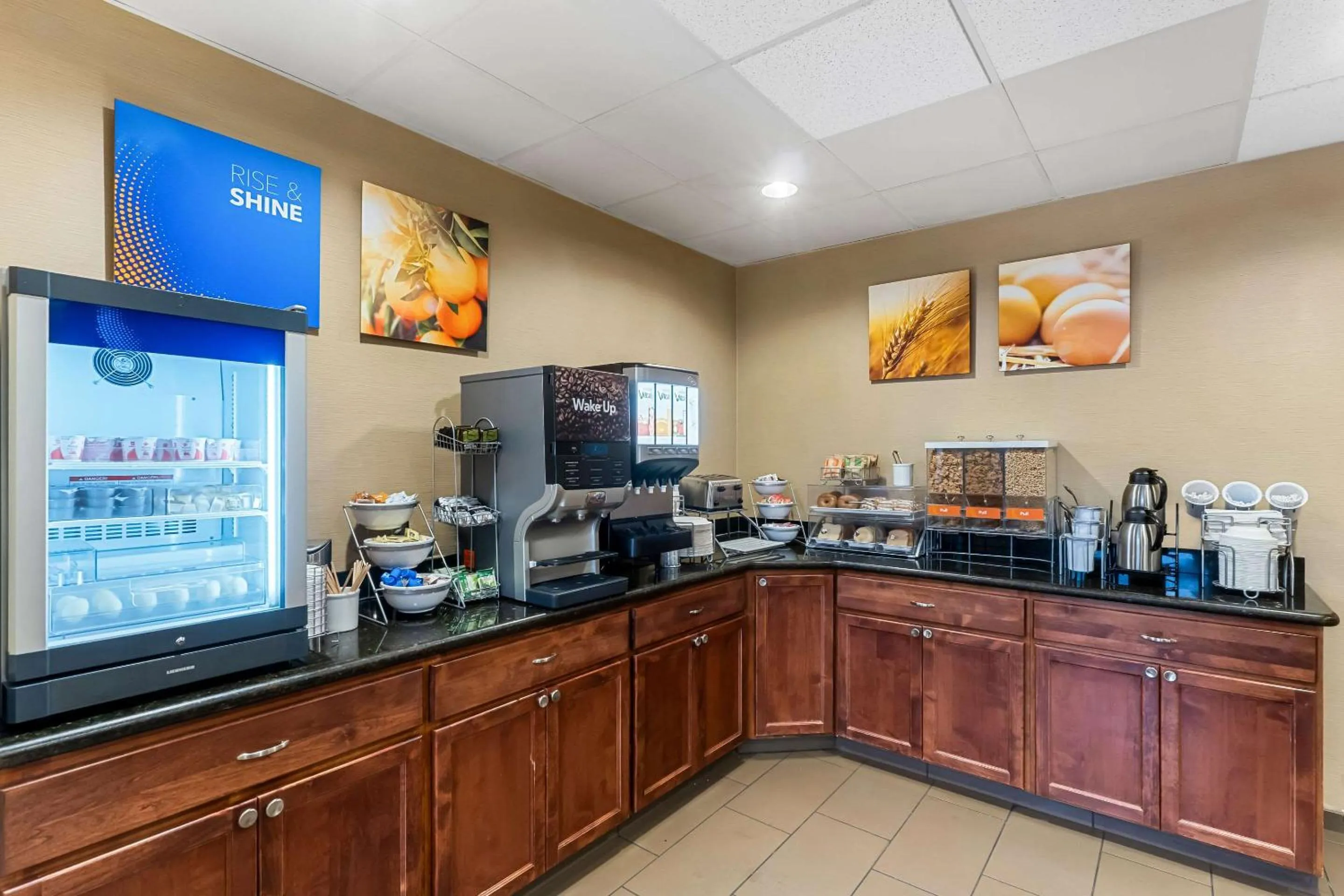 Breakfast in Comfort Inn & Suites Near University of Wyoming