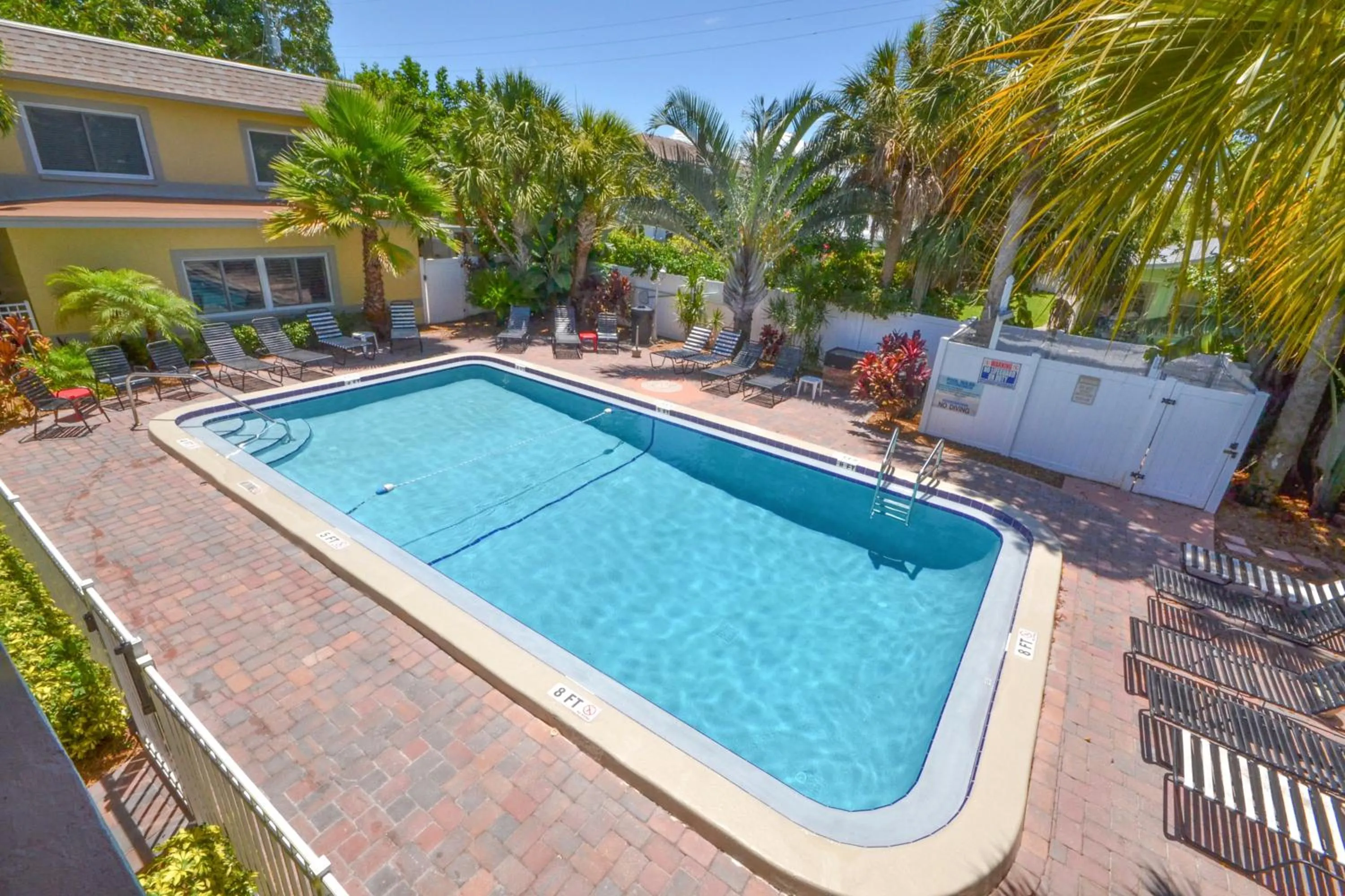 Swimming pool in Waves 18