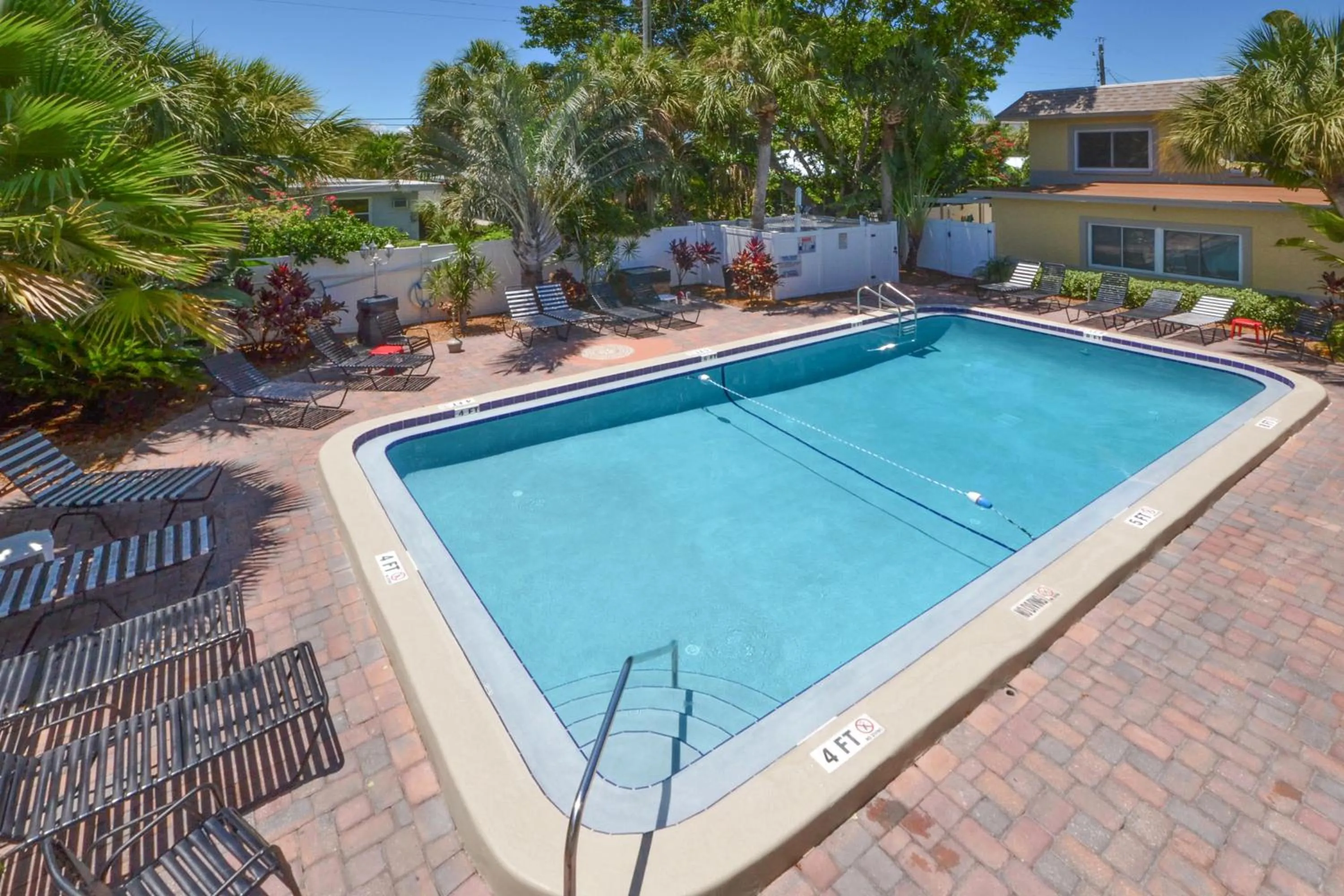 Swimming pool in Waves 18