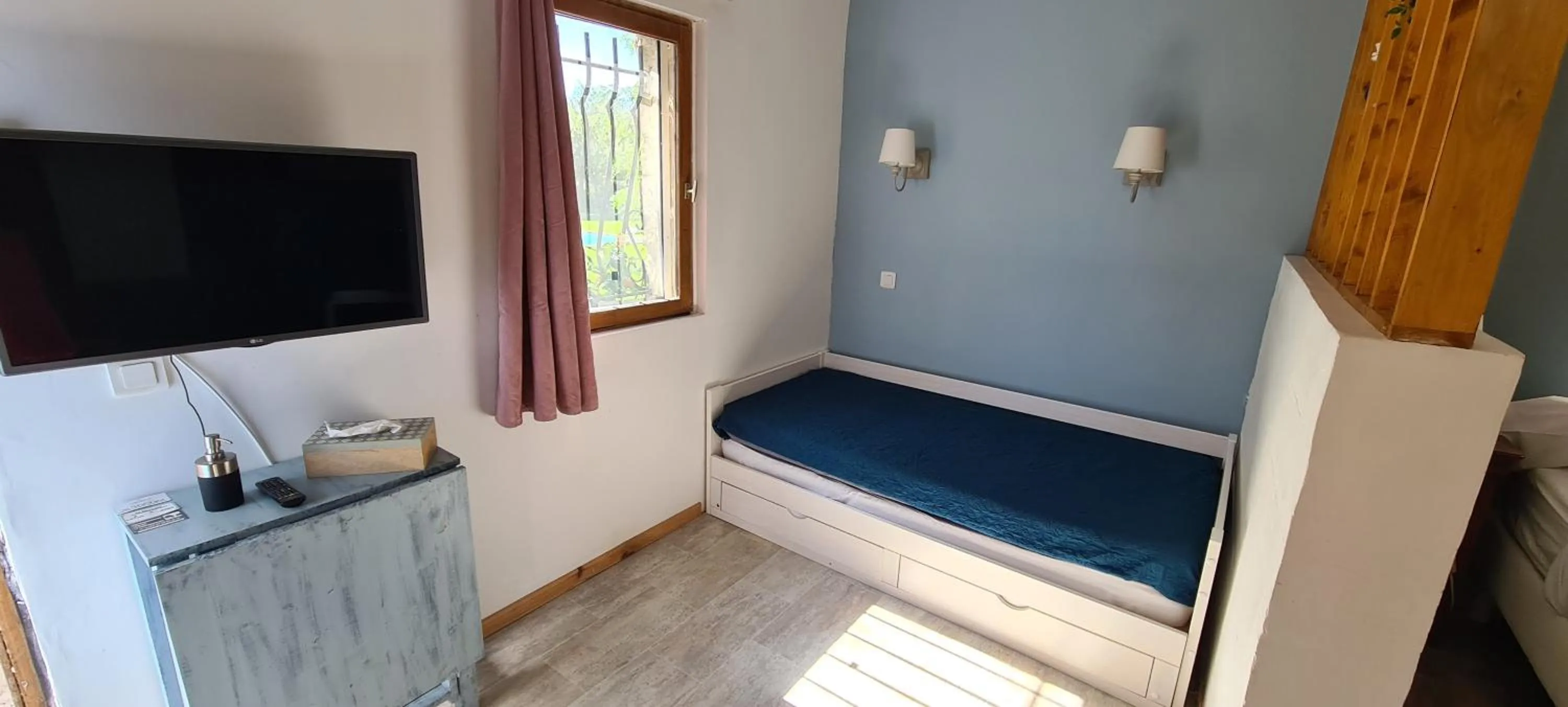 Bed in Le Mas des Cerisiers JACUZZI et SAUNA inclus pour tous les logements