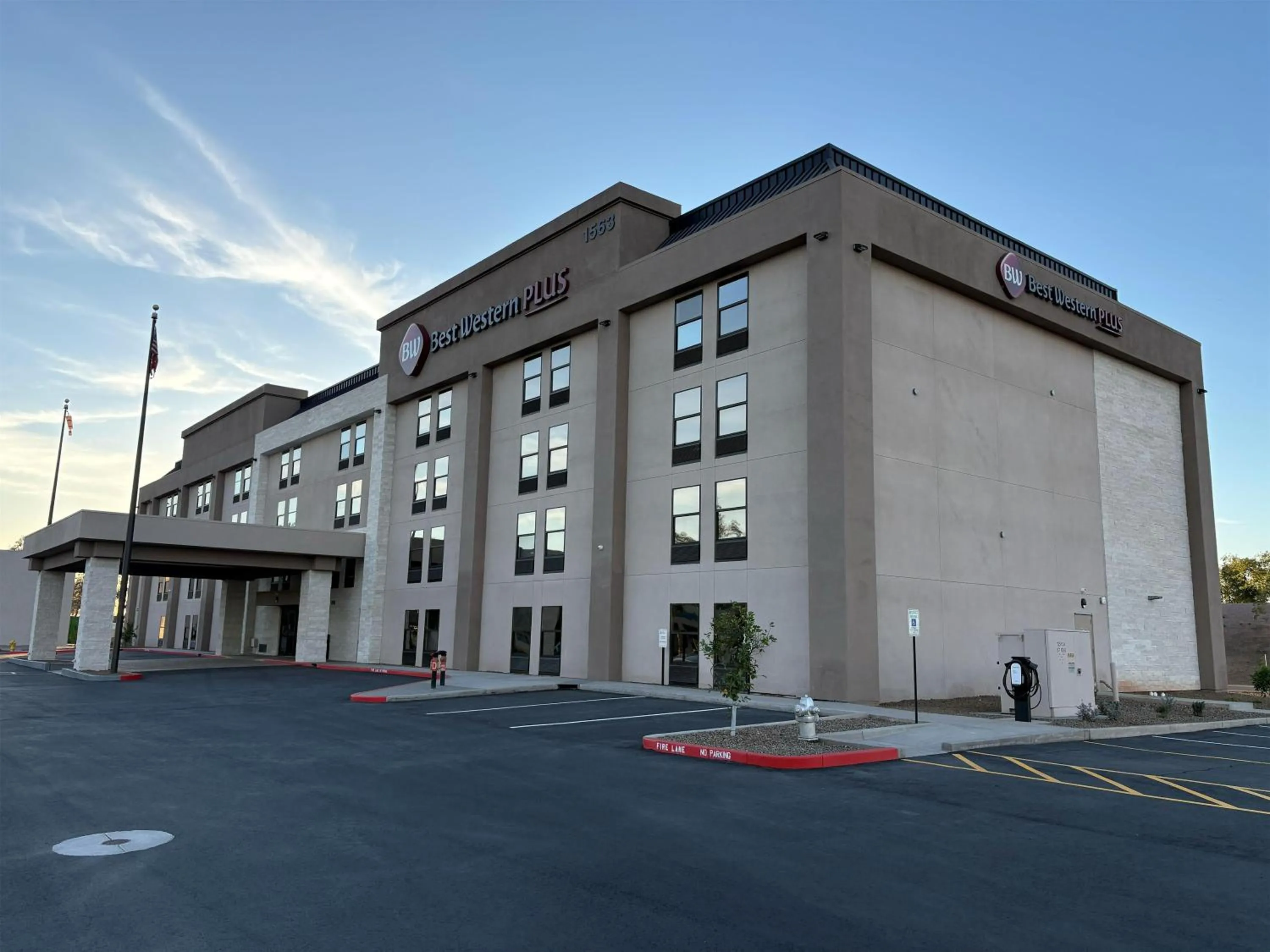 Property building in Best Western Plus Gilbert/Mesa