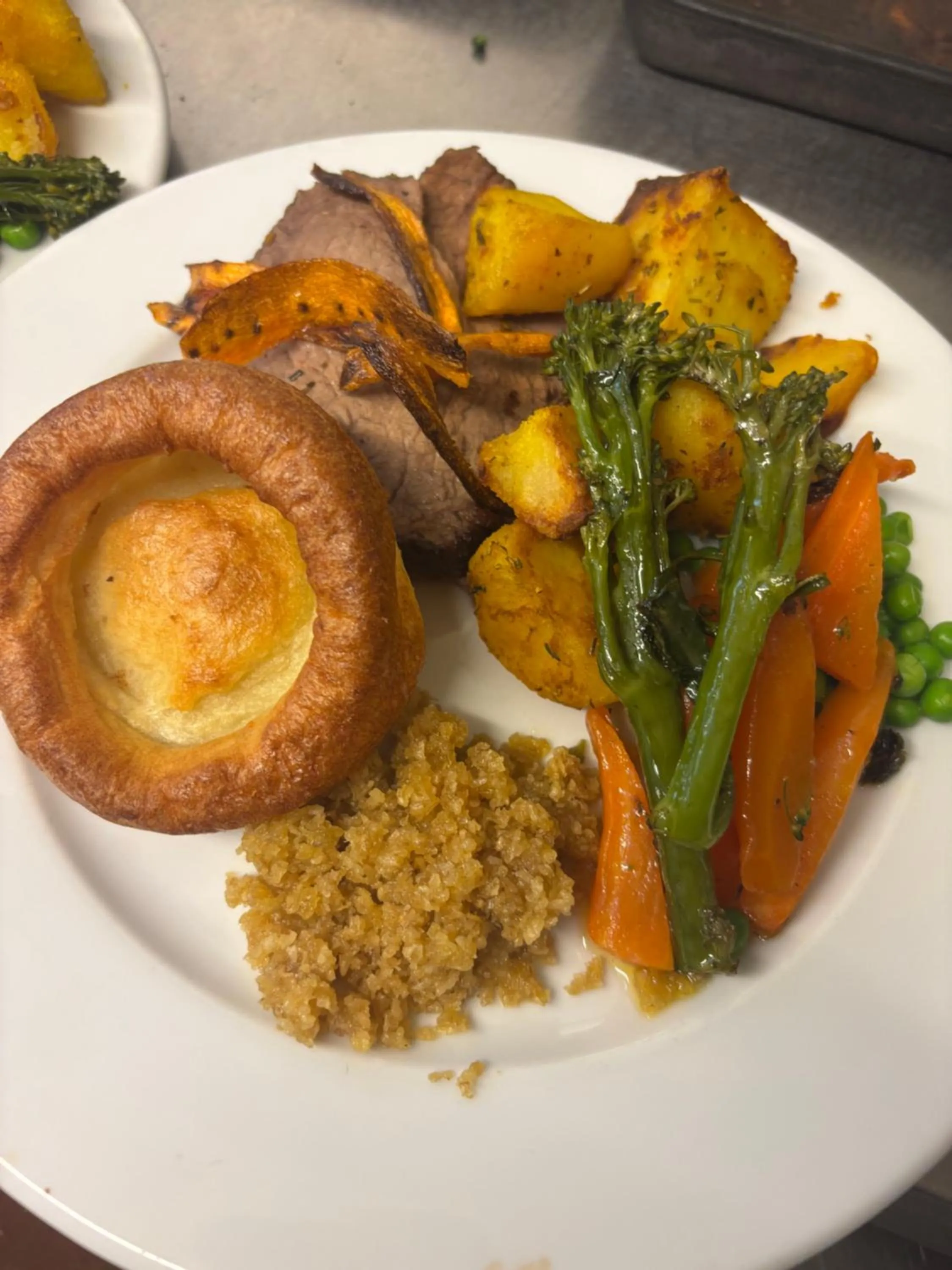 Restaurant/places to eat in Carlton Hotel