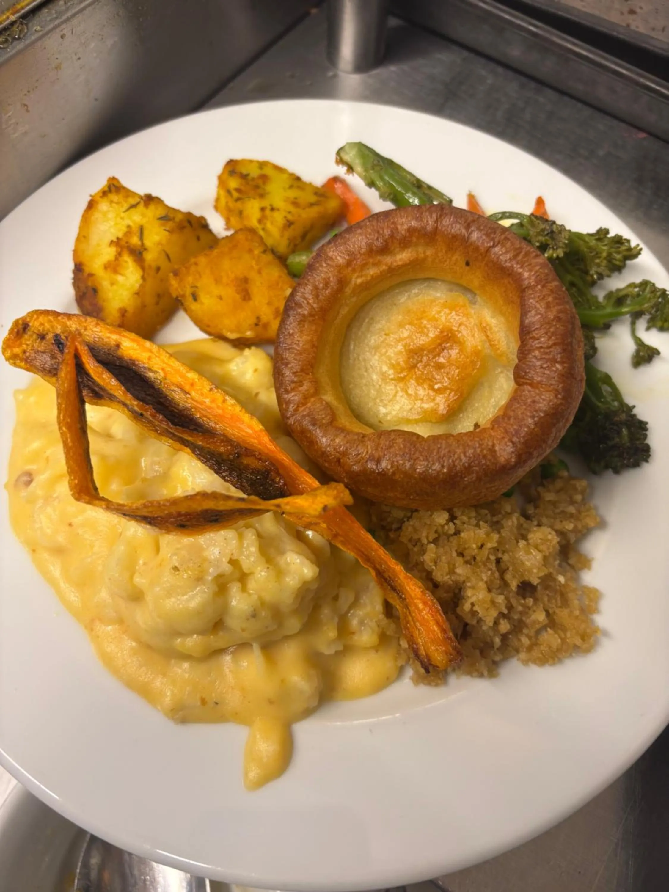 Restaurant/places to eat in Carlton Hotel