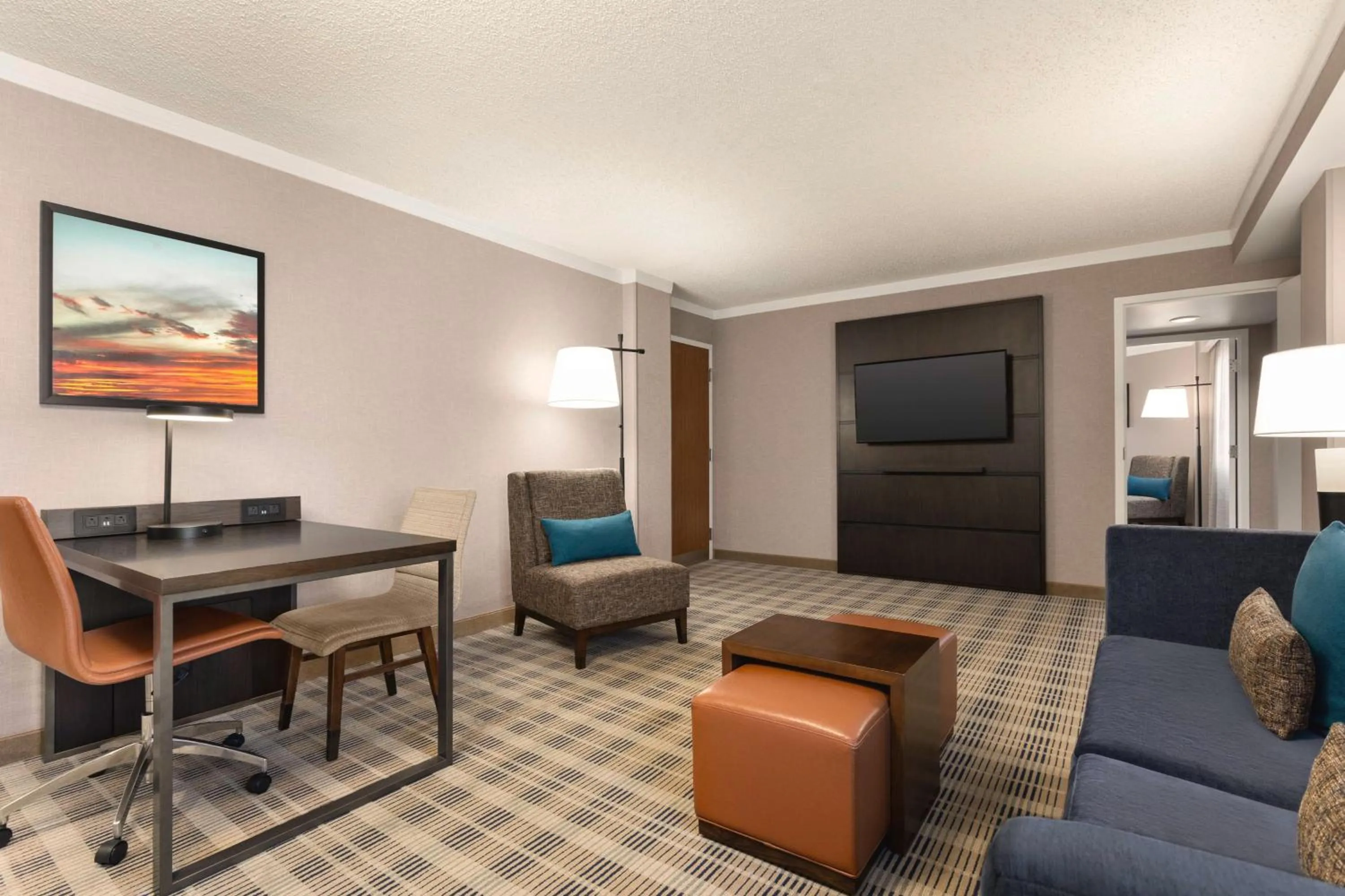 Bedroom in Embassy Suites by Hilton Kansas City Overland Park