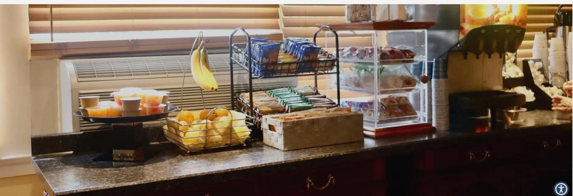 Breakfast in Fireside Inn & Suites Waterville