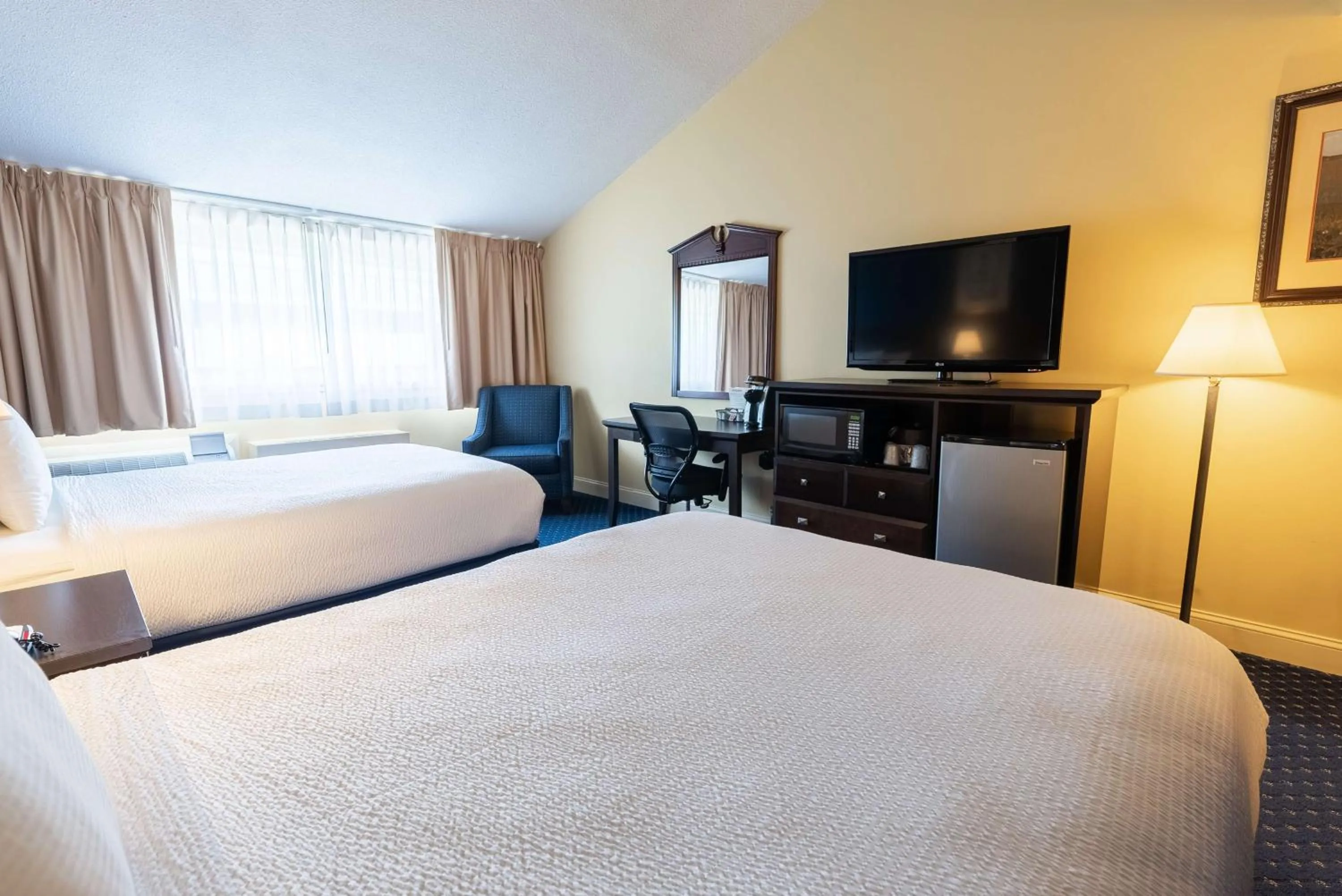 Bedroom, Bed in Fireside Inn & Suites Waterville