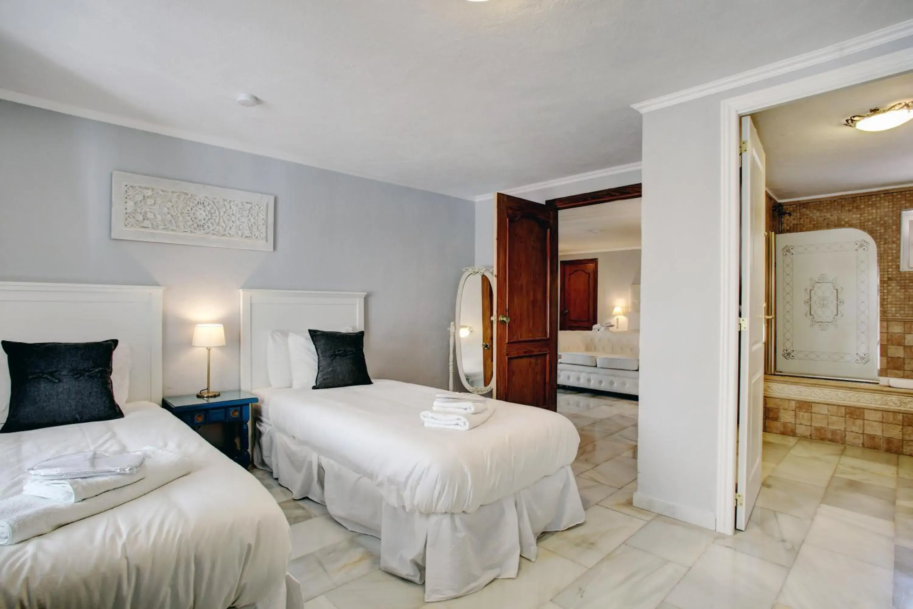 Two-Bedroom Suite in Jardines De La Reina Boutique Bed & Breakfast Two-Bedroom Suite in Jardines De La Reina Boutique Bed & Breakfast