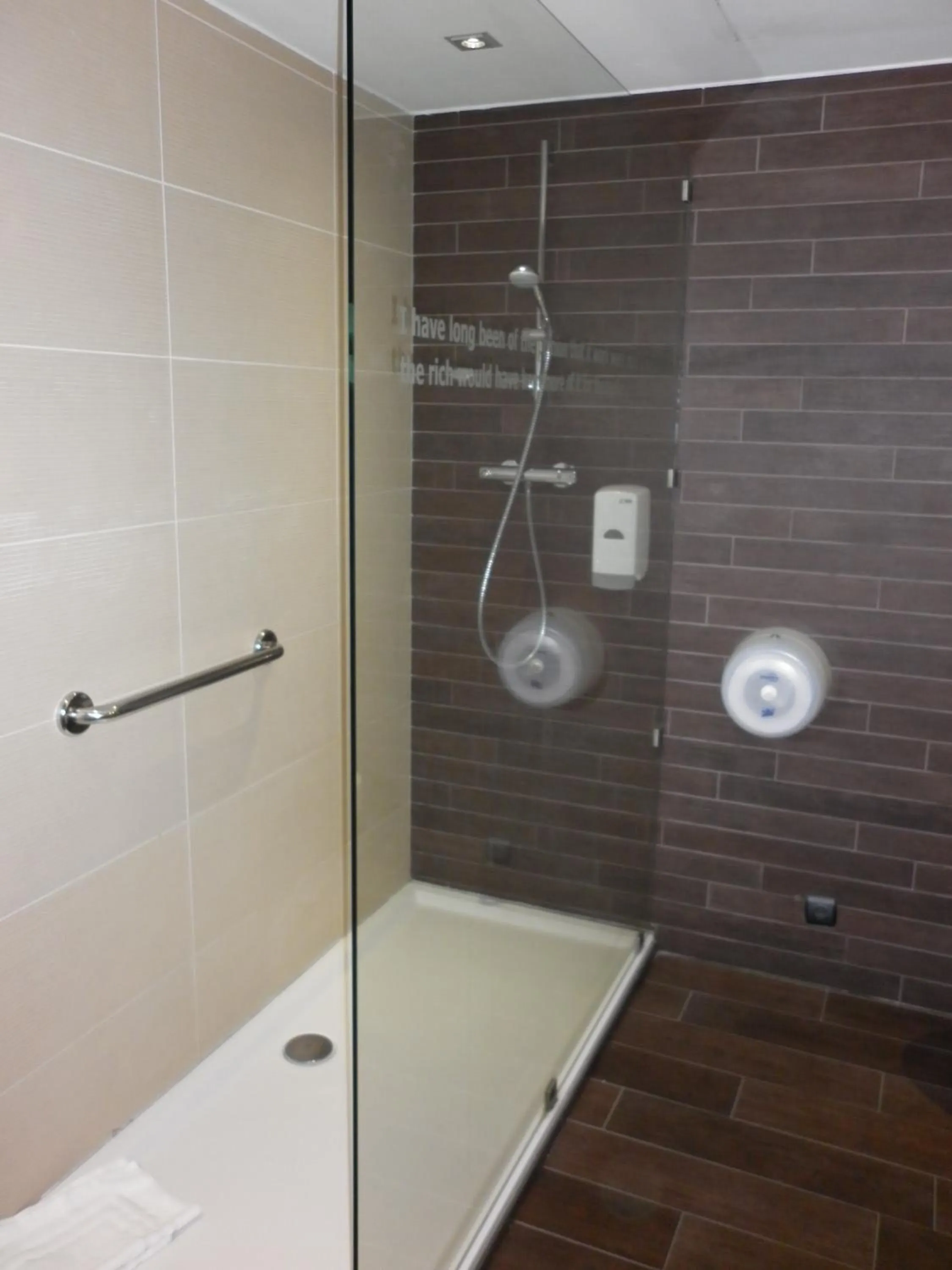 Bathroom in Ibis Styles La Louvière