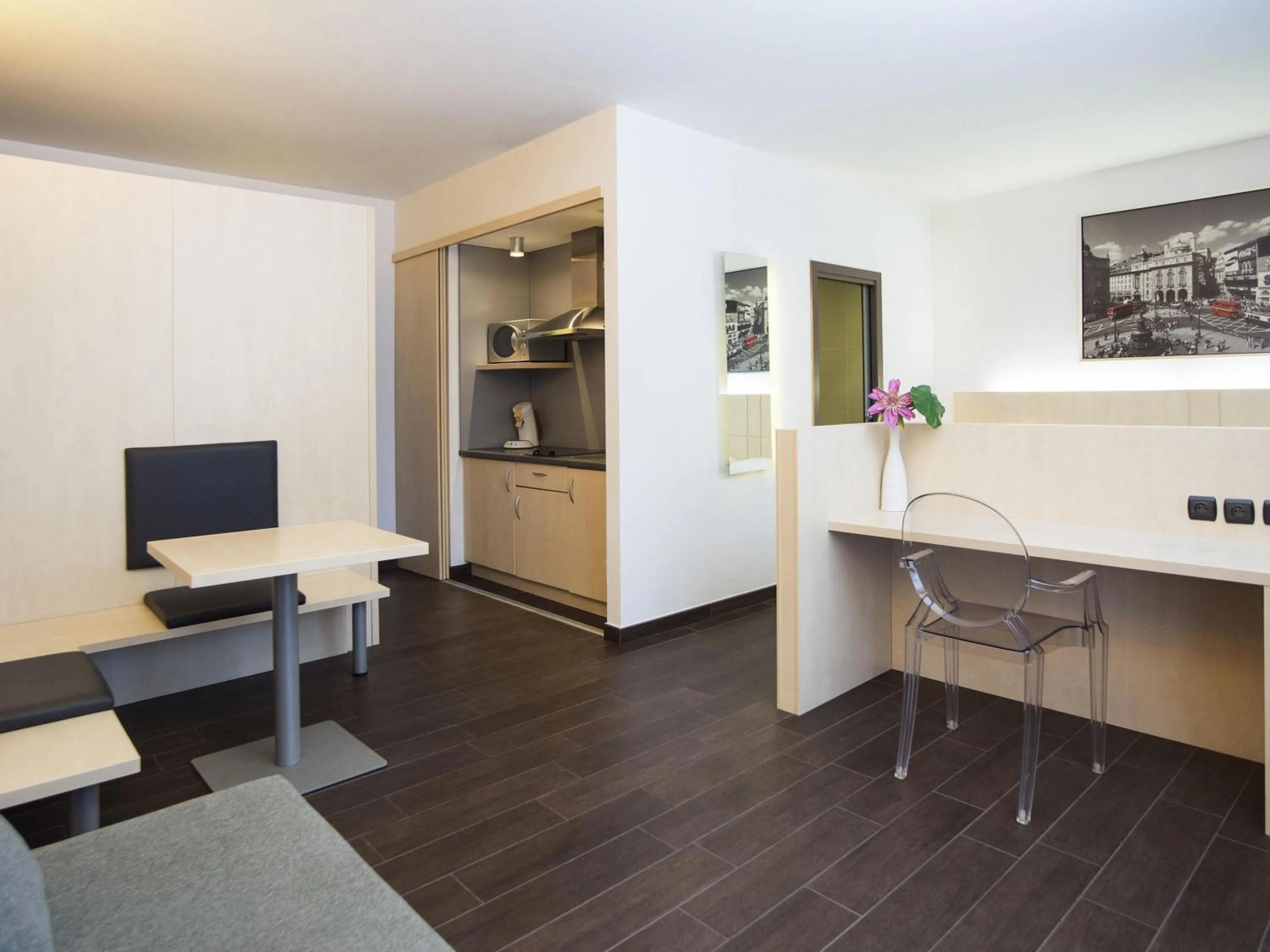 Bedroom in Ibis Styles La Louvière