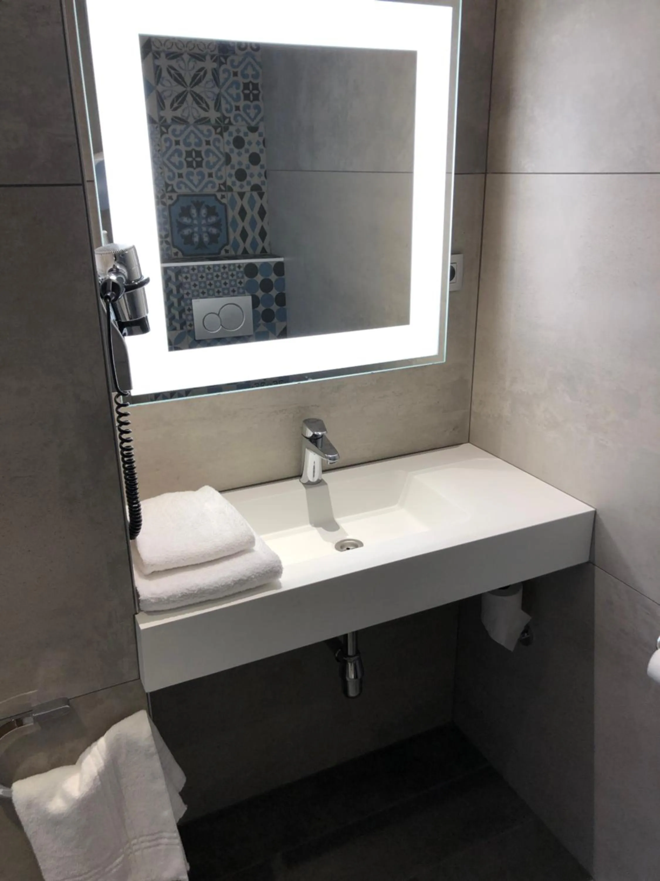 Bathroom in Ibis Styles La Louvière