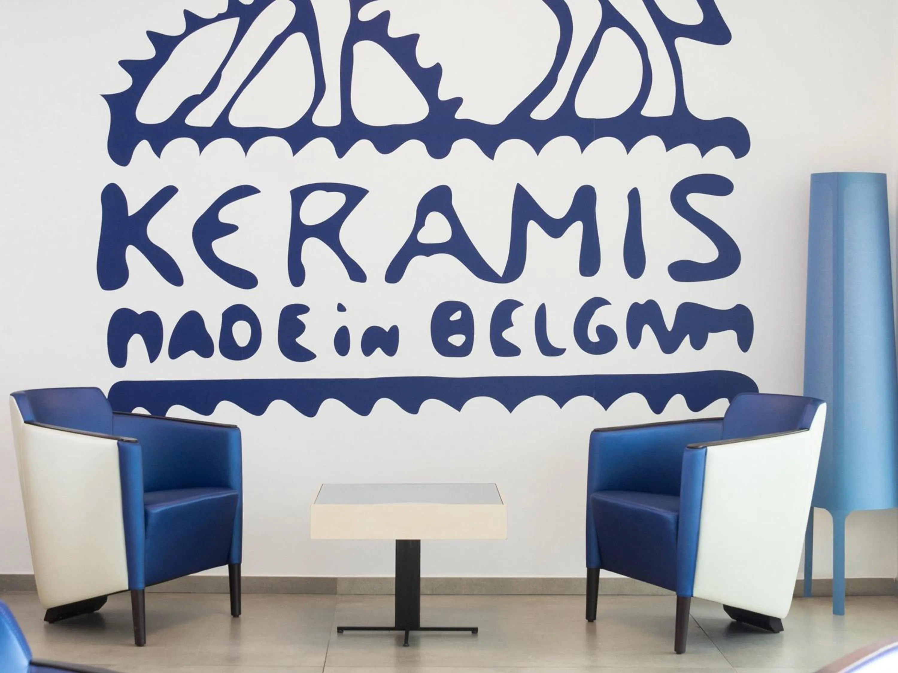 Lounge or bar in Ibis Styles La Louvière