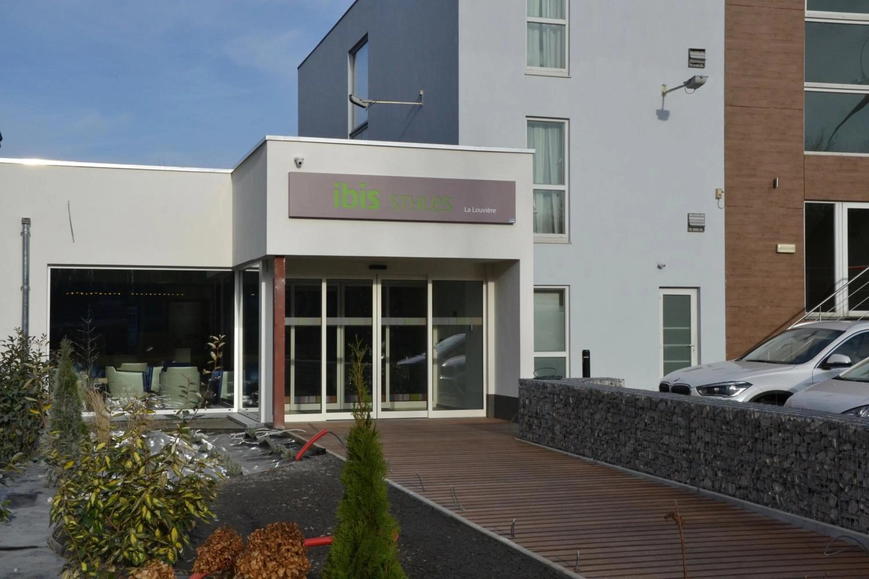 Facade/entrance in Ibis Styles La Louvière