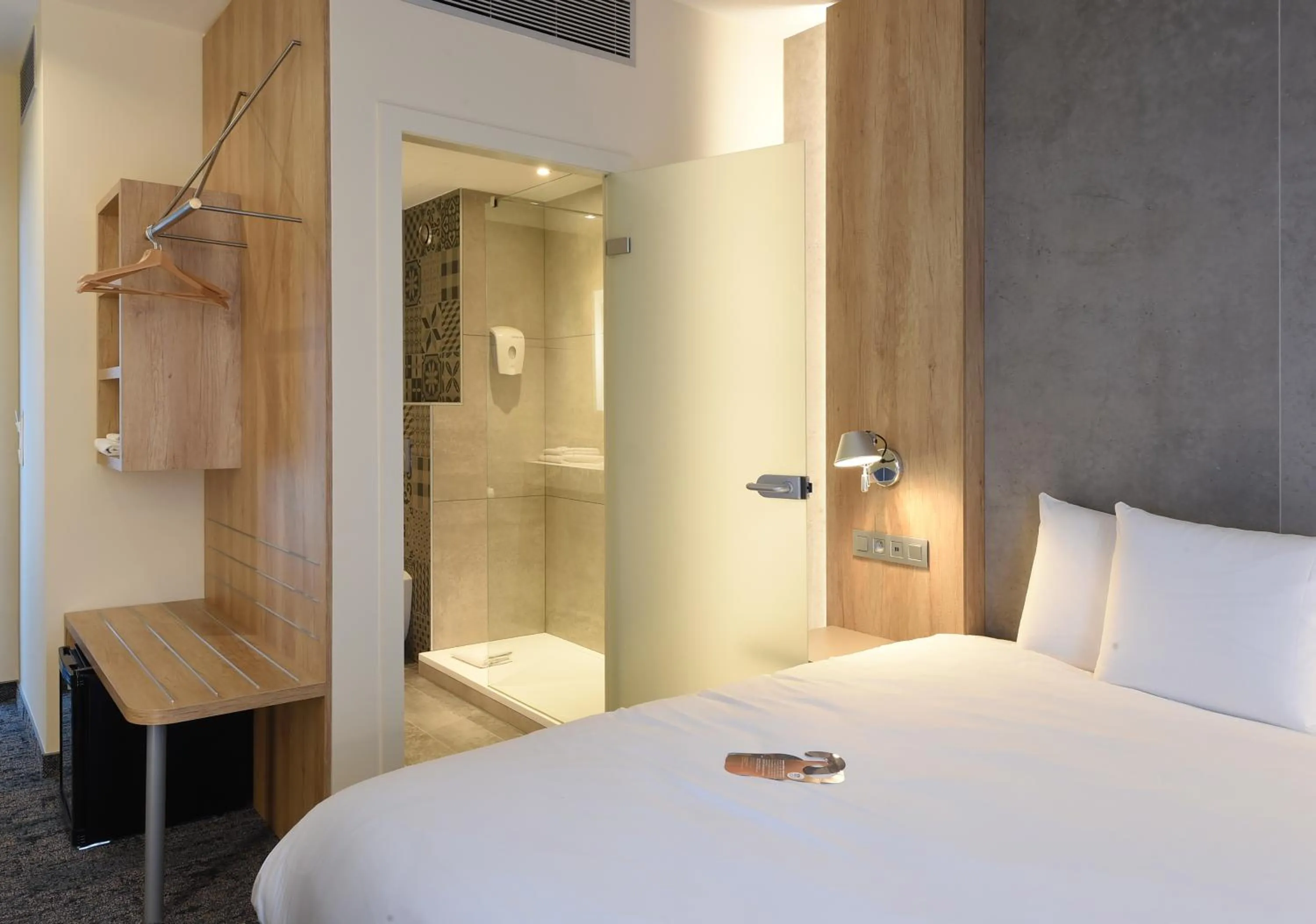 Bedroom, Bed in Ibis Styles La Louvière