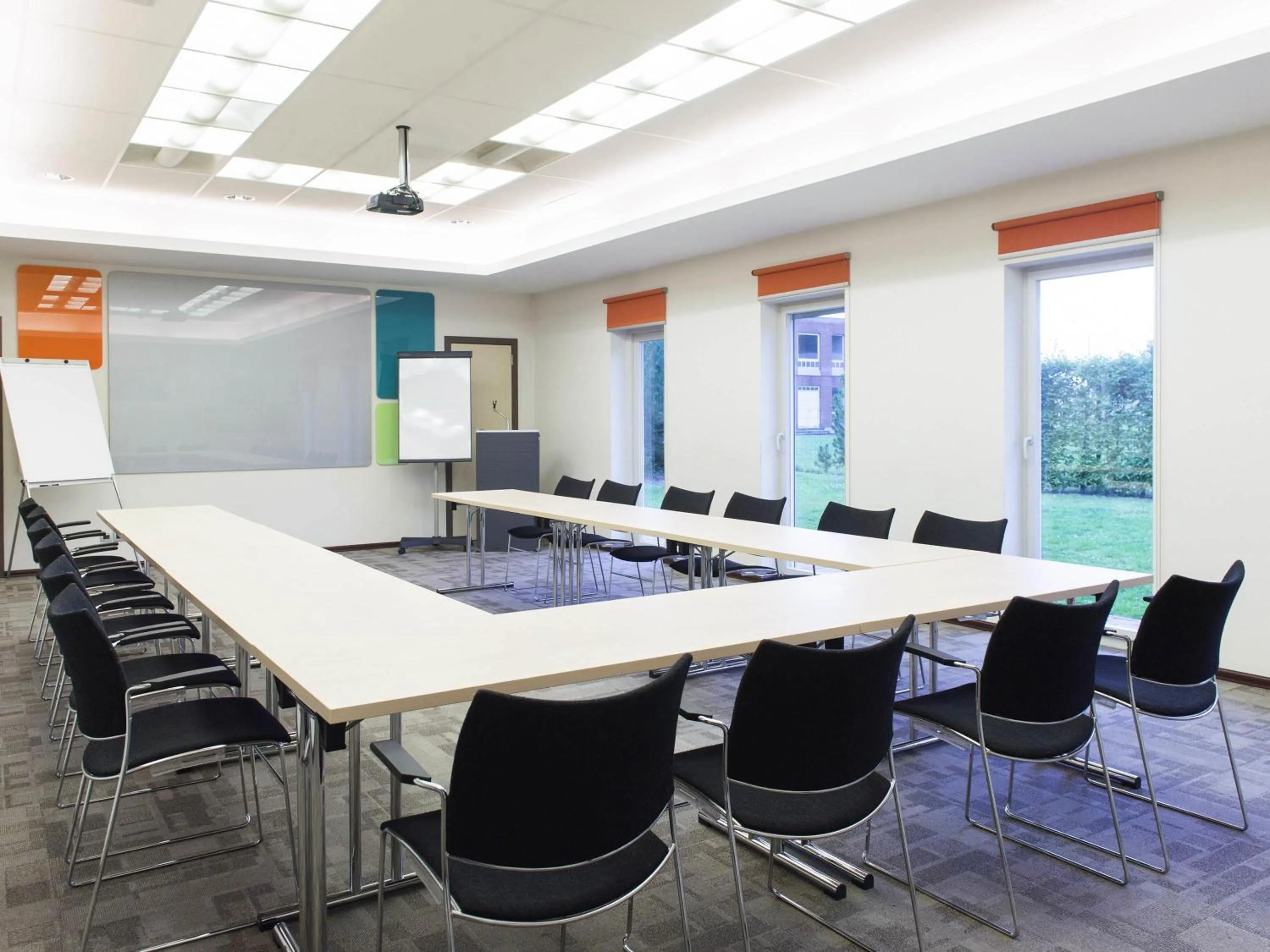 Meeting/conference room in Ibis Styles La Louvière