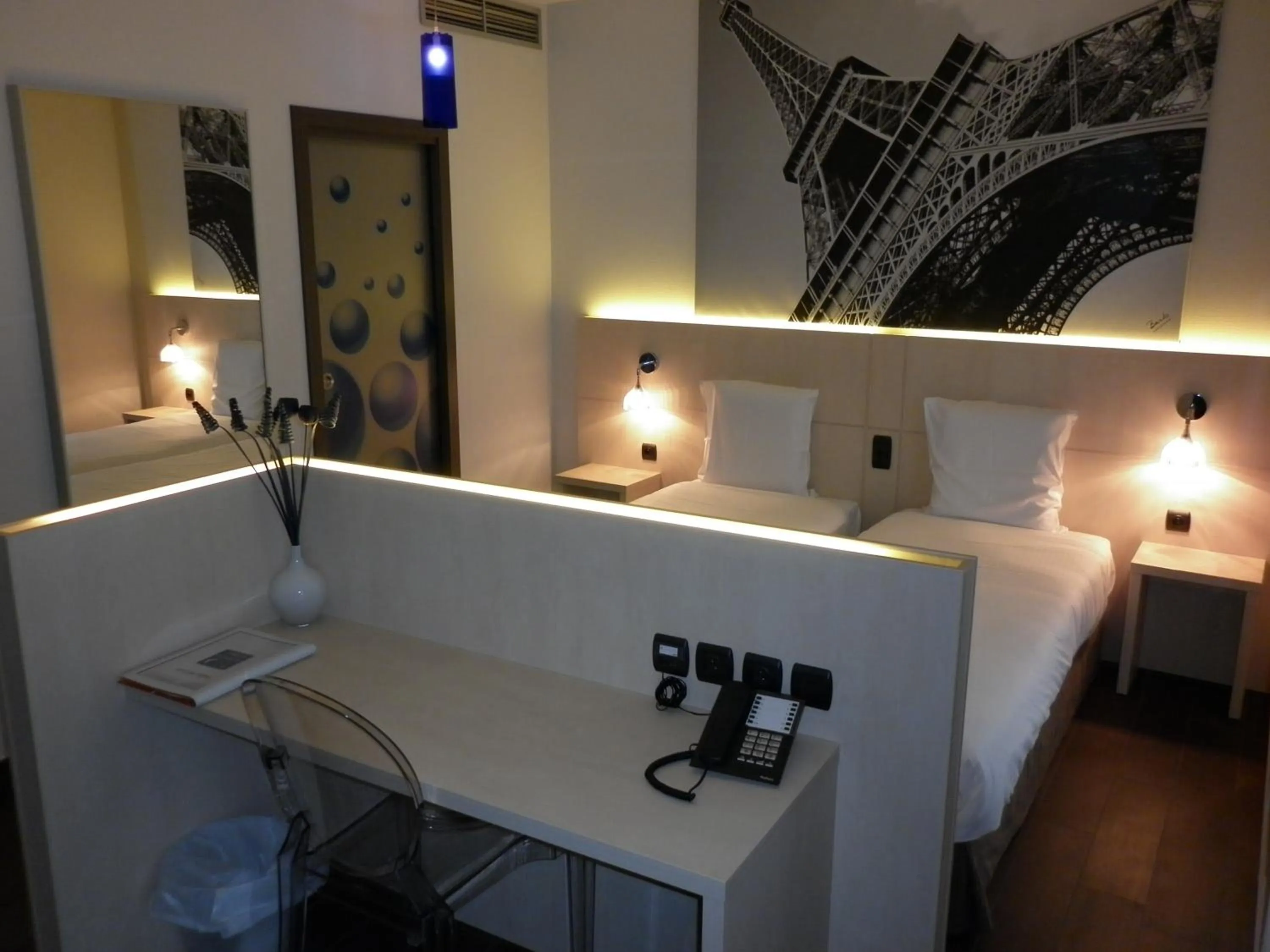 Bed in Ibis Styles La Louvière