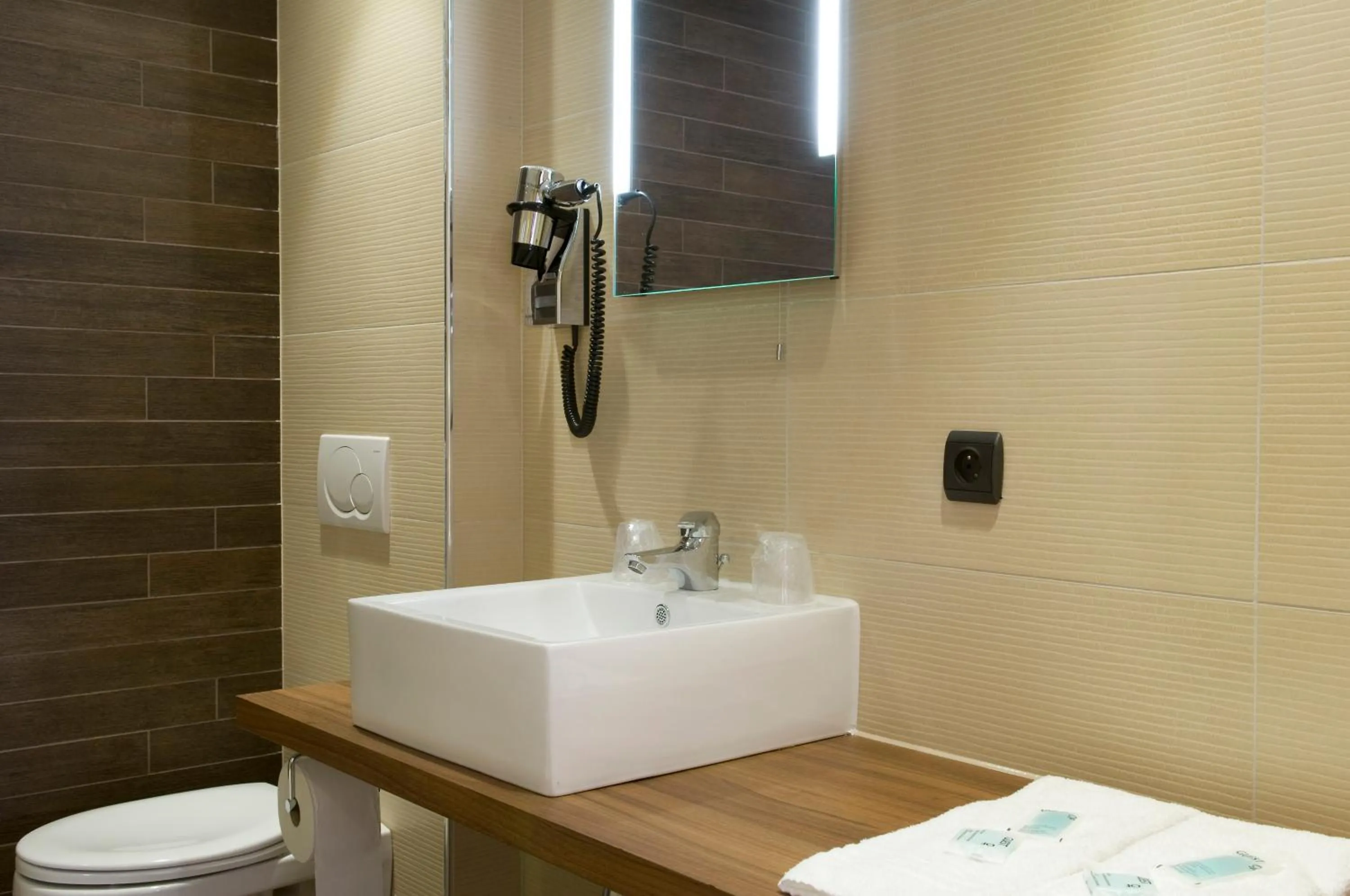 Bathroom in Ibis Styles La Louvière